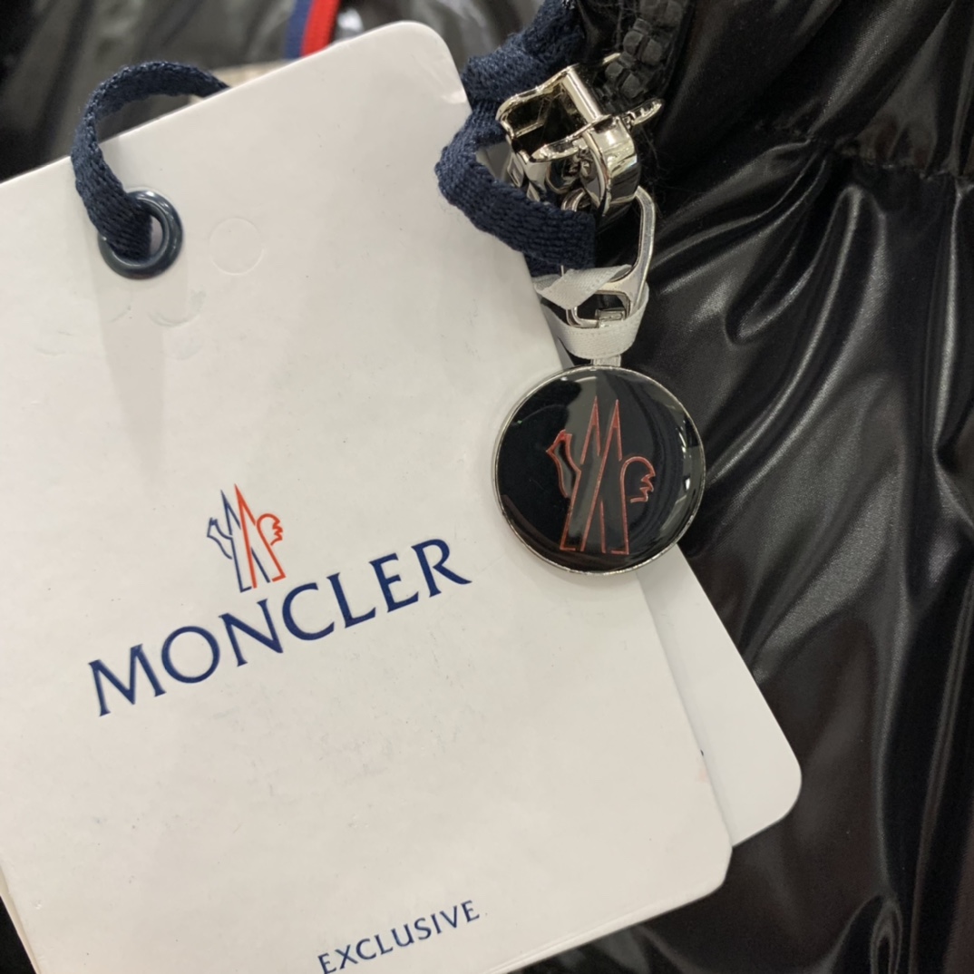 Moncler Lunetiere Short Down Jacket - EUR FASHION