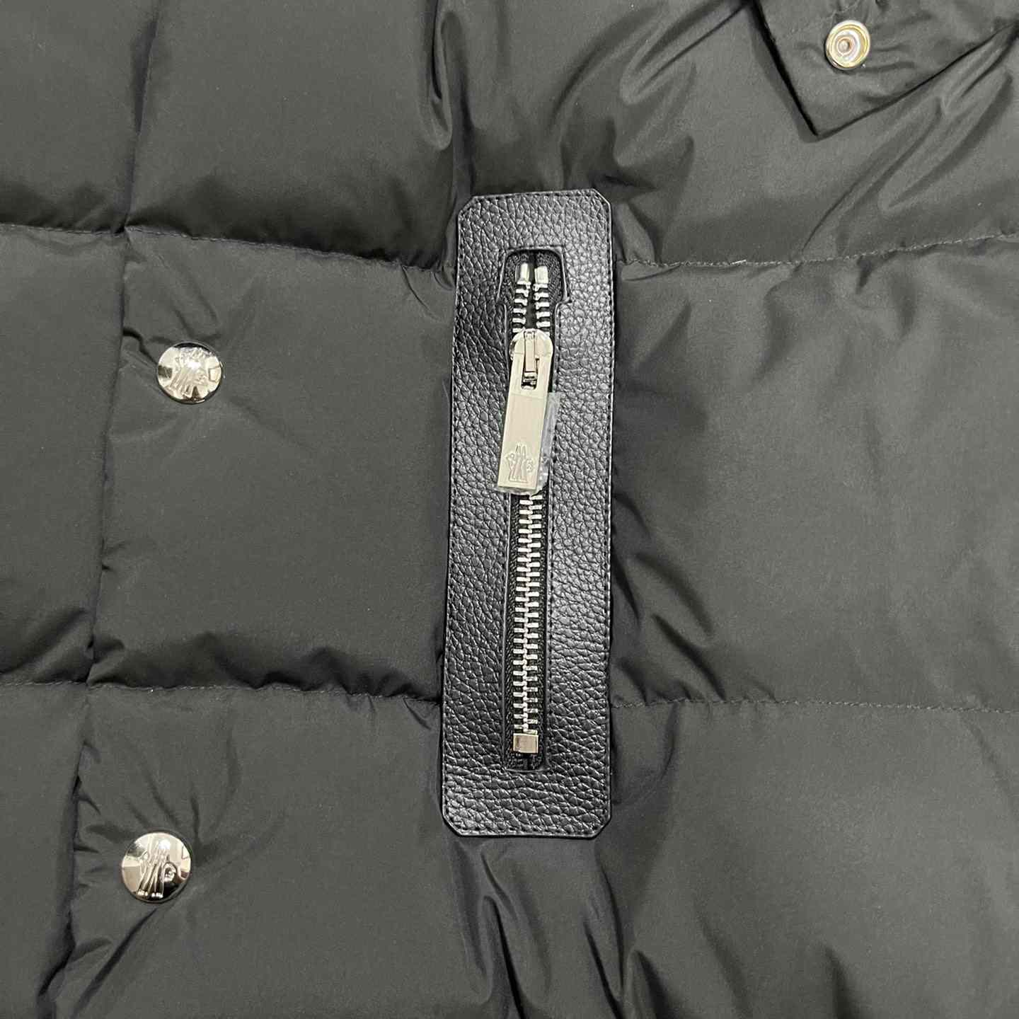Moncler Bauges Short Down Jacket - EUR FASHION