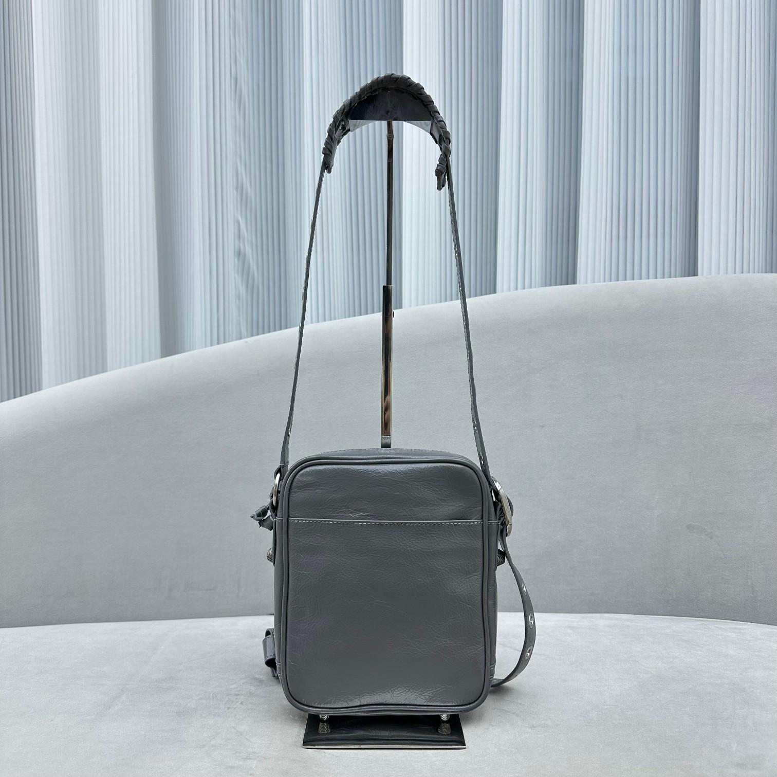 Balenciaga Men's Le Cagole Crossbody Bag(21-17-4.5cm) - EUR FASHION