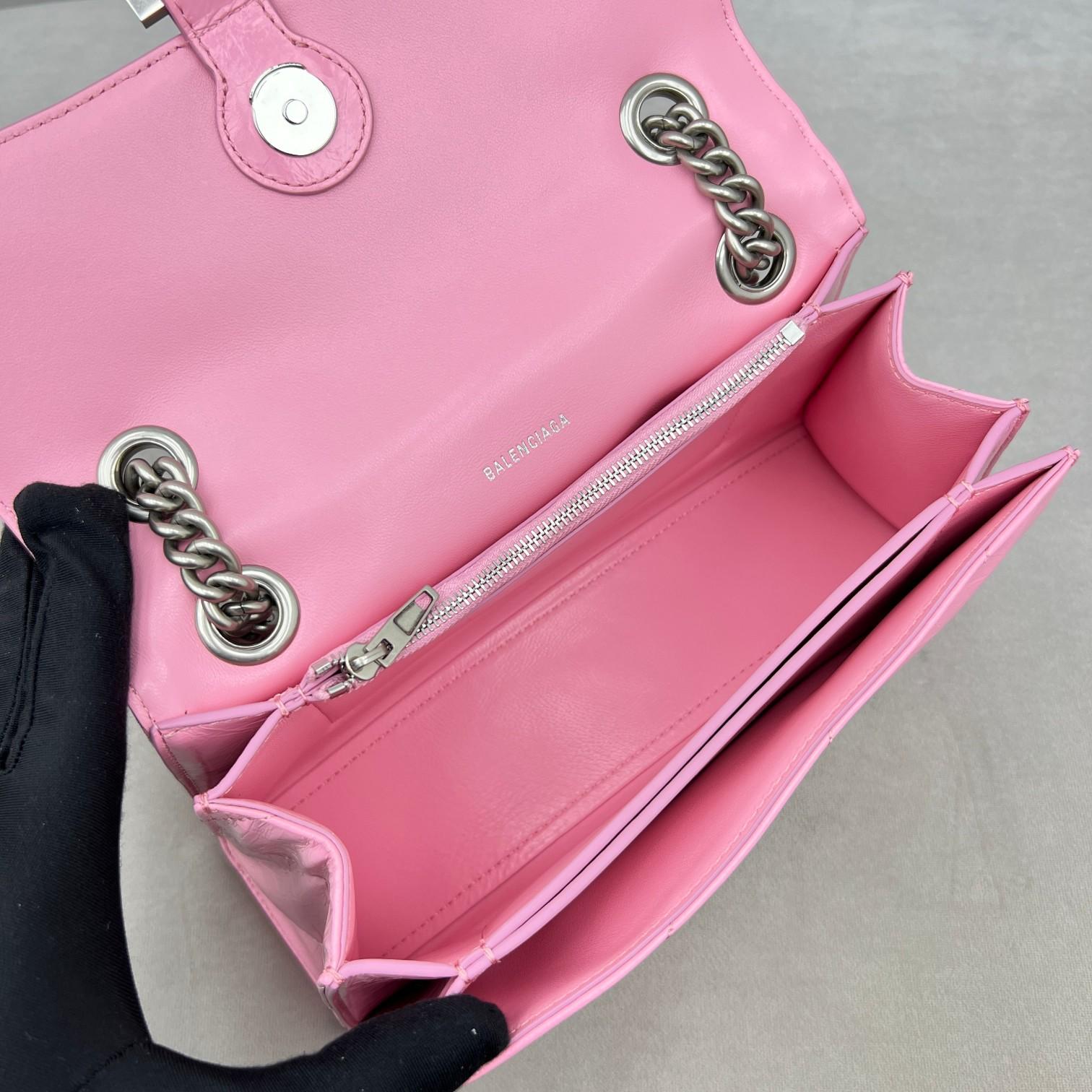 Balenciaga Women's Crush Small Chain Bag Quilted In Pink(25-15-9.5cm) - EUR FASHION