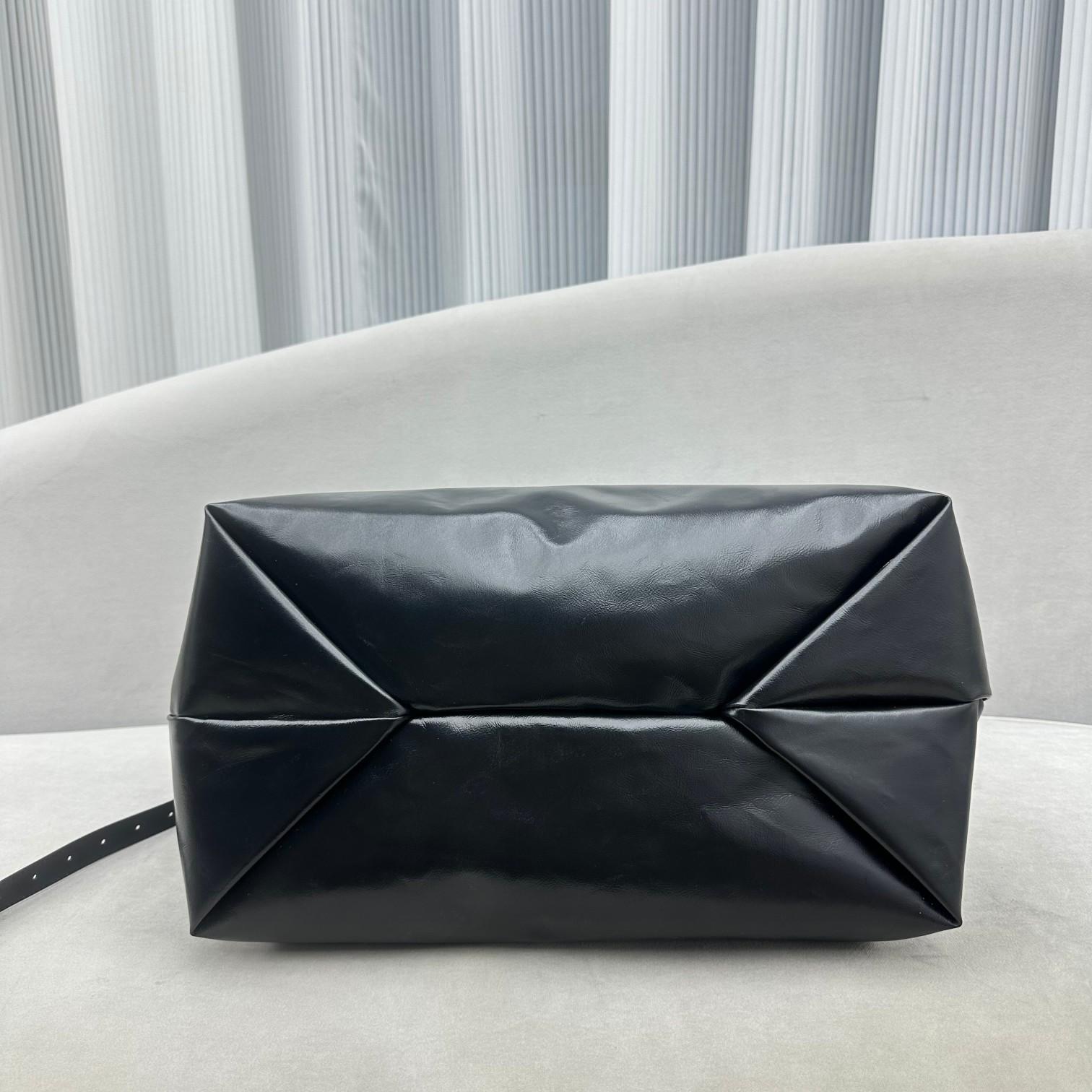 Balenciaga Trash Bag Large Pouch In Black(37-40-52cm) - EUR FASHION