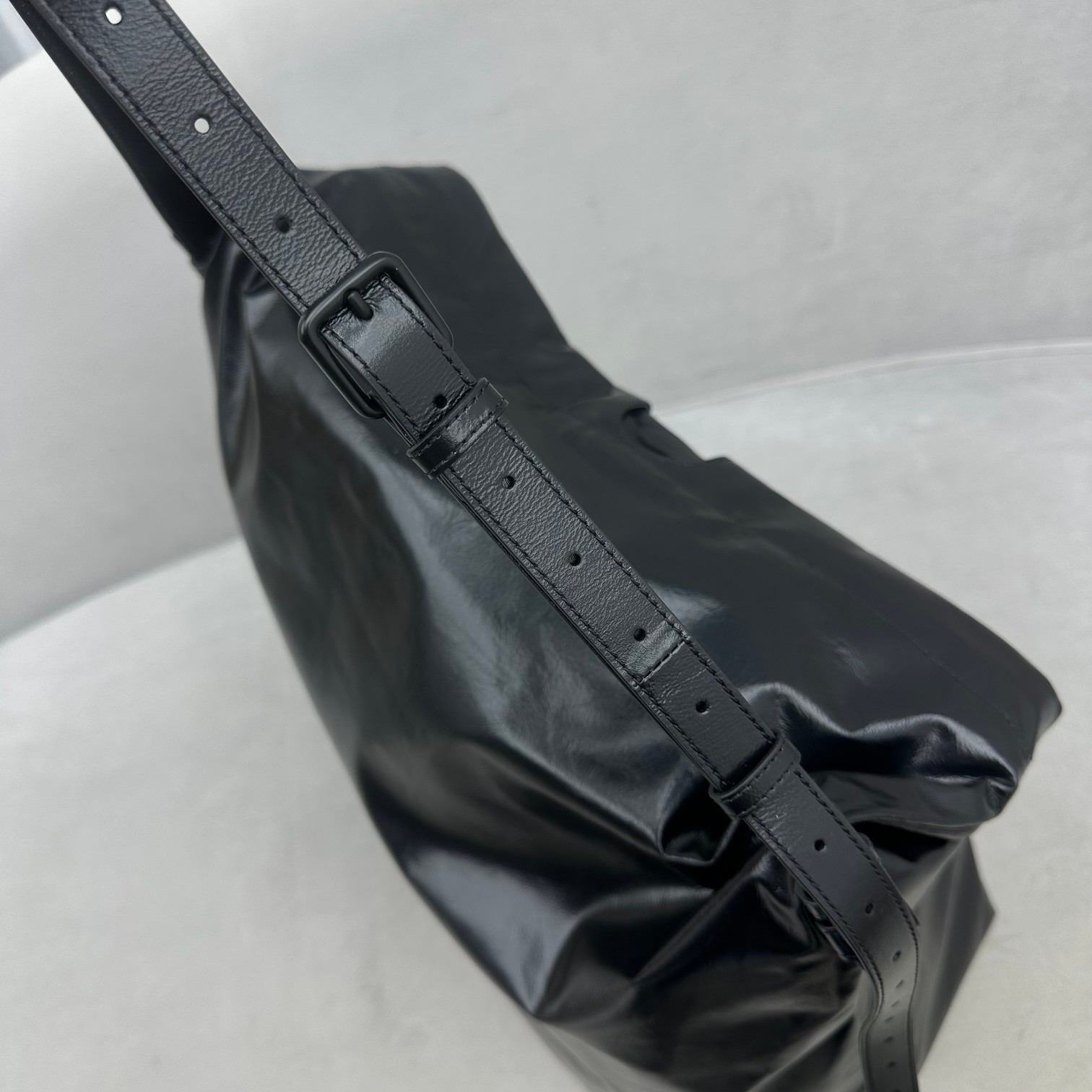 Balenciaga Trash Bag Large Pouch In Black(37-40-52cm) - EUR FASHION