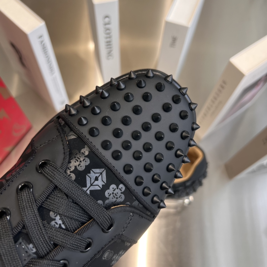 Christian Louboutin Low-Top Sneaker - EUR FASHION