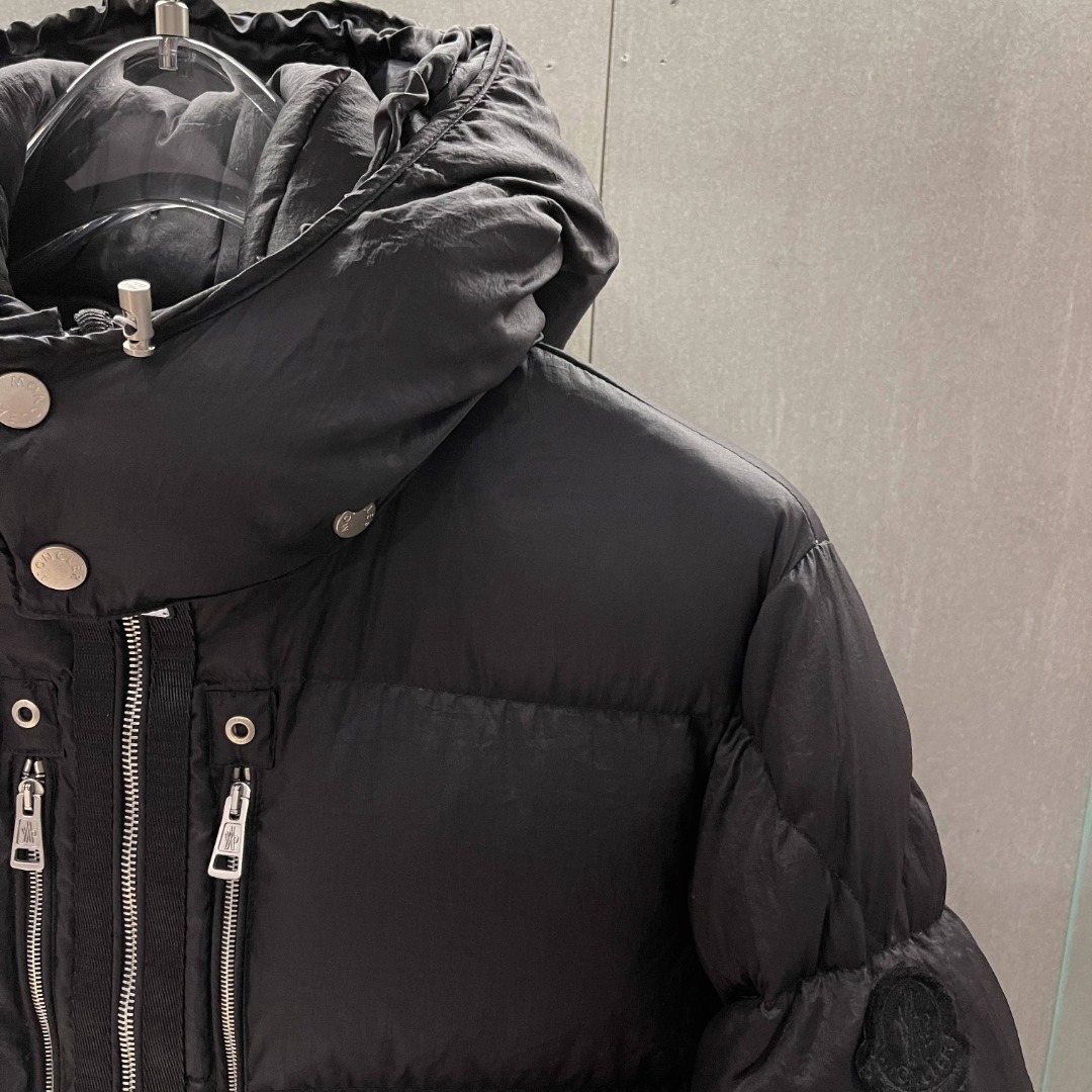 Moncler Short Down Jacket    - EUR FASHION