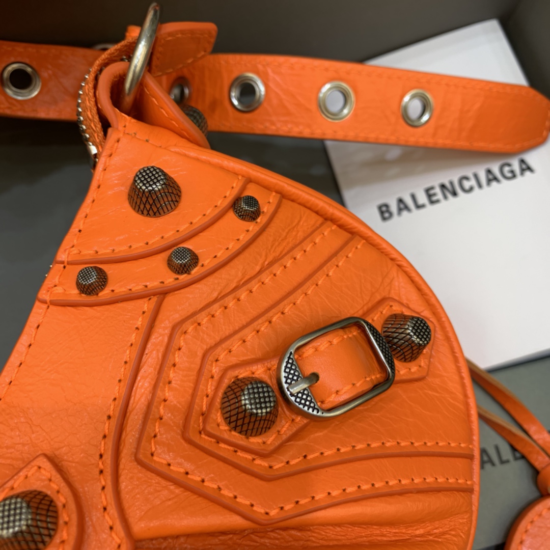 Balenciaga Le Cagole XS Shoulder Bag (26-12-6cm) - EUR FASHION