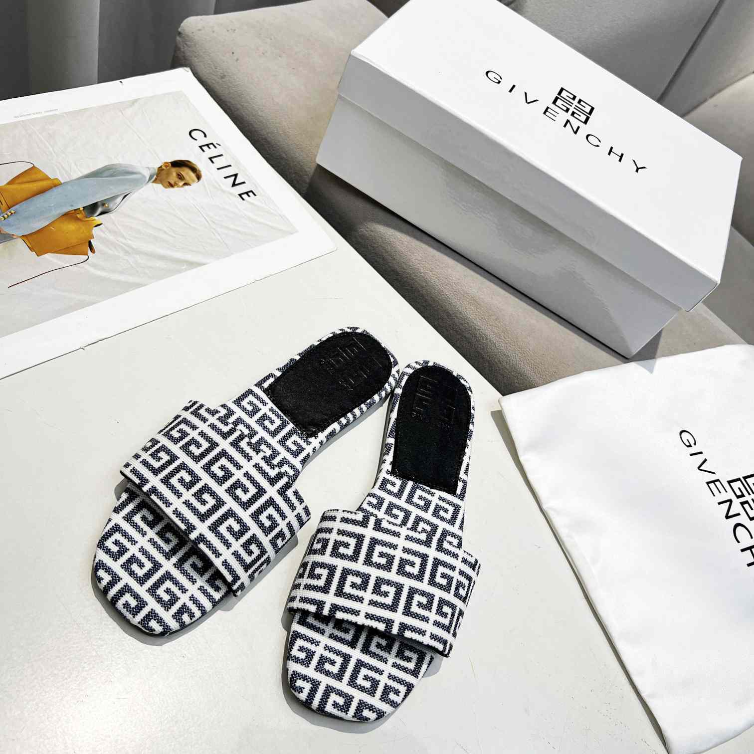 Givenchy 4G Flat Mule Sandals - EUR FASHION