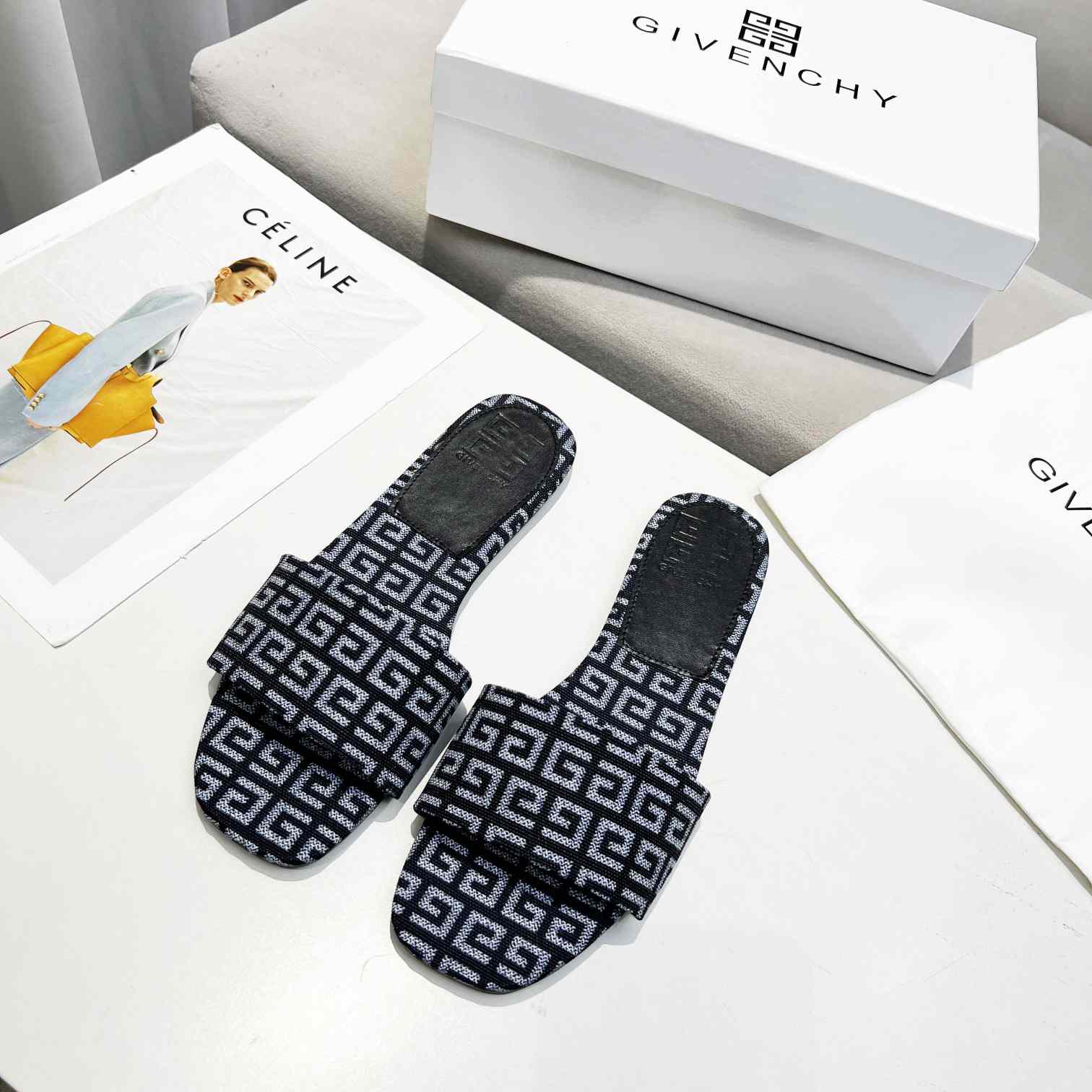 Givenchy 4G Flat Mule Sandals - EUR FASHION