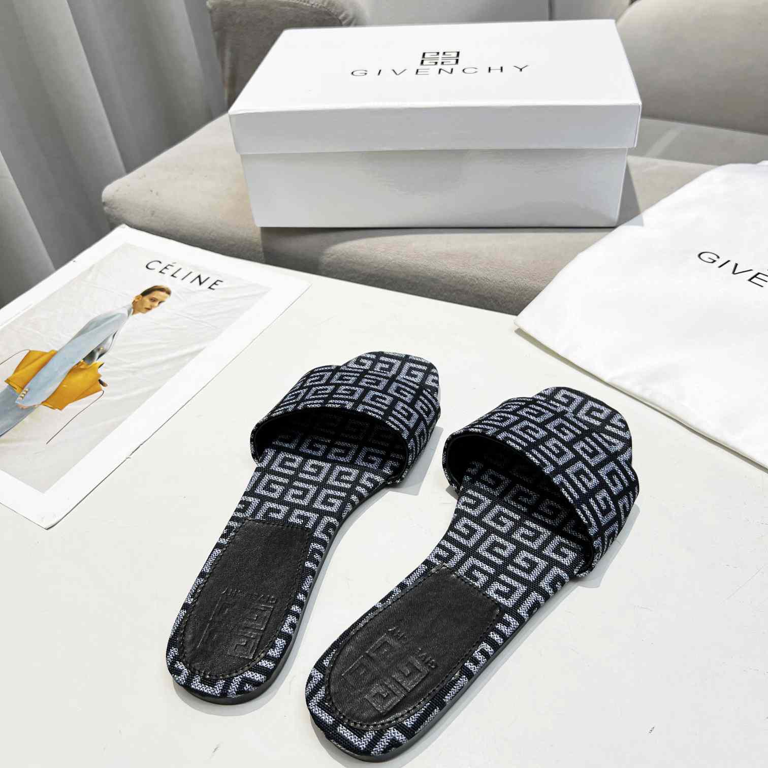 Givenchy 4G Flat Mule Sandals - EUR FASHION