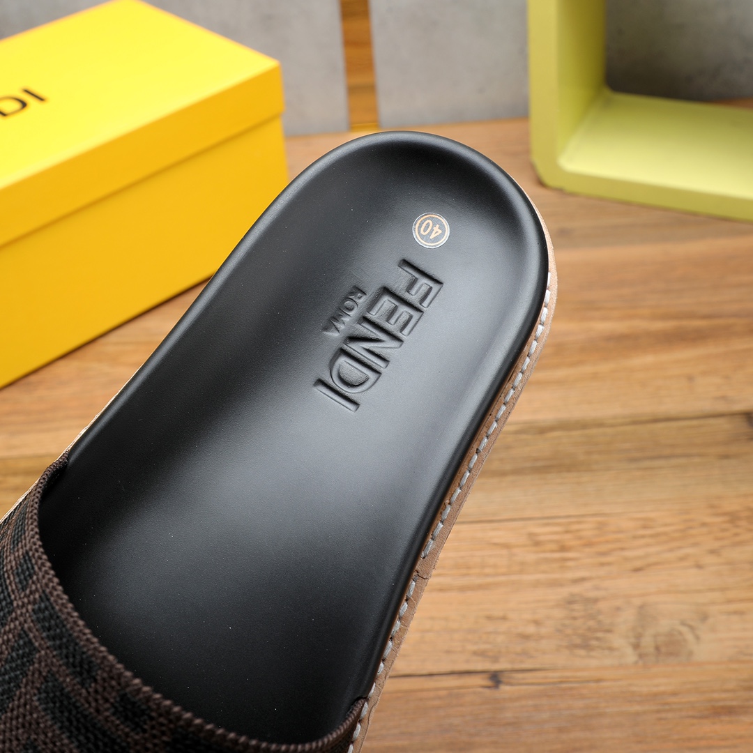 Fendi FF Logo Slides - EUR FASHION