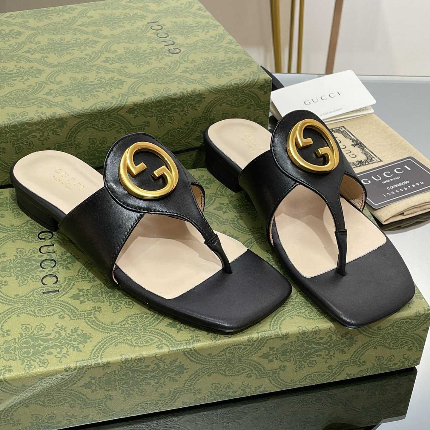 Gucci Women's Gucci Blondie Thong Sandal - EUR FASHION