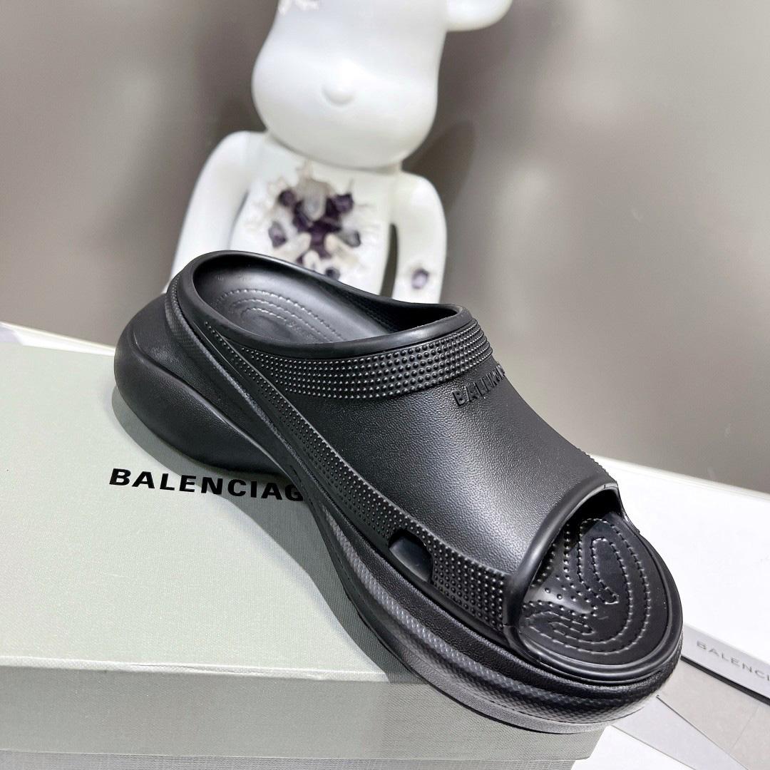 Balenciaga Women's Pool Crocs™ Slide Sandal In Black  - EUR FASHION