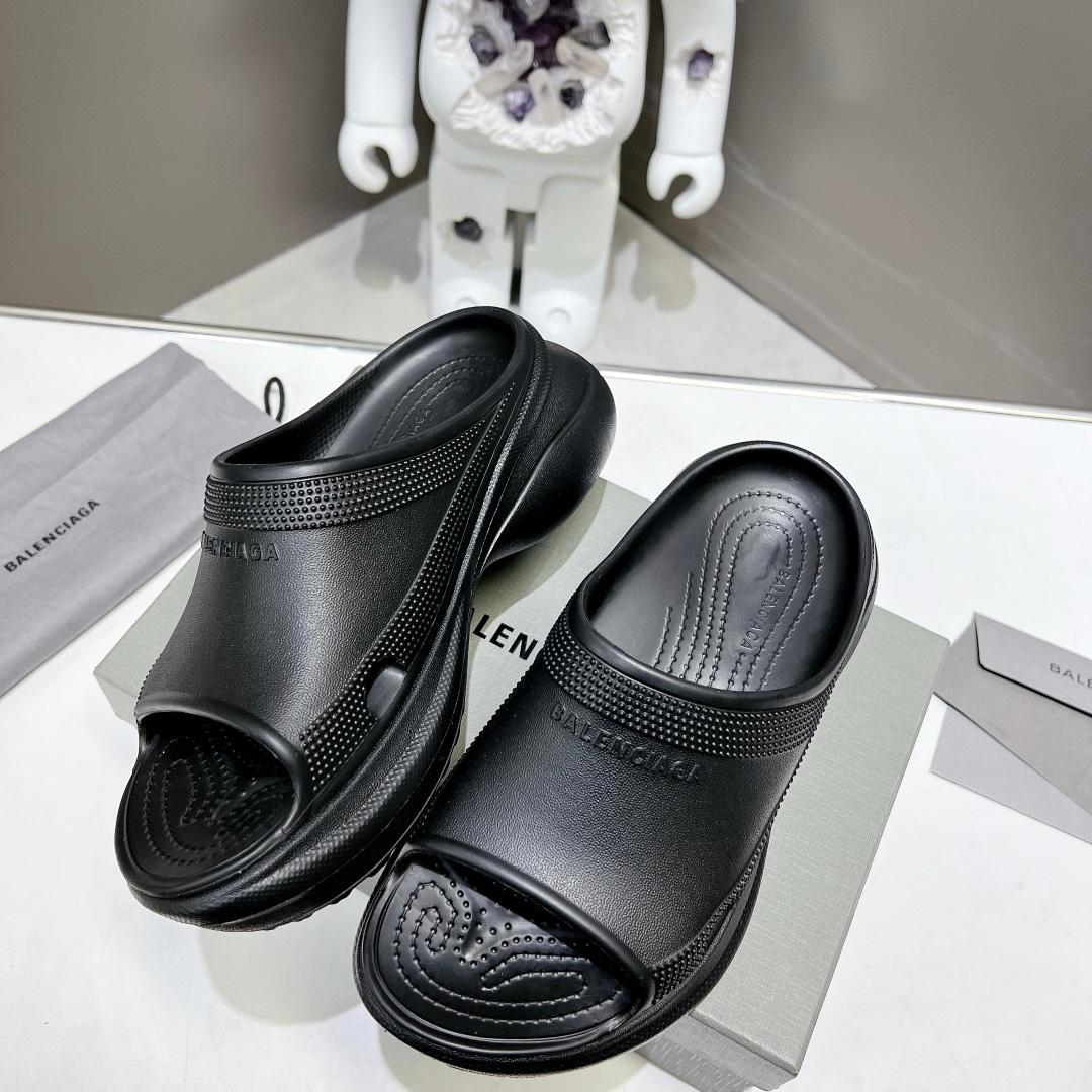 Balenciaga Women's Pool Crocs™ Slide Sandal In Black  - EUR FASHION