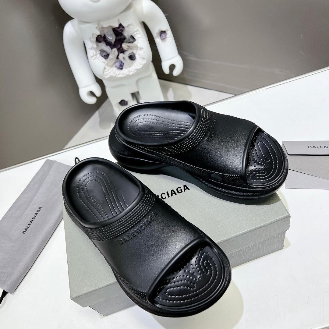 Balenciaga Women's Pool Crocs™ Slide Sandal In Black  - EUR FASHION