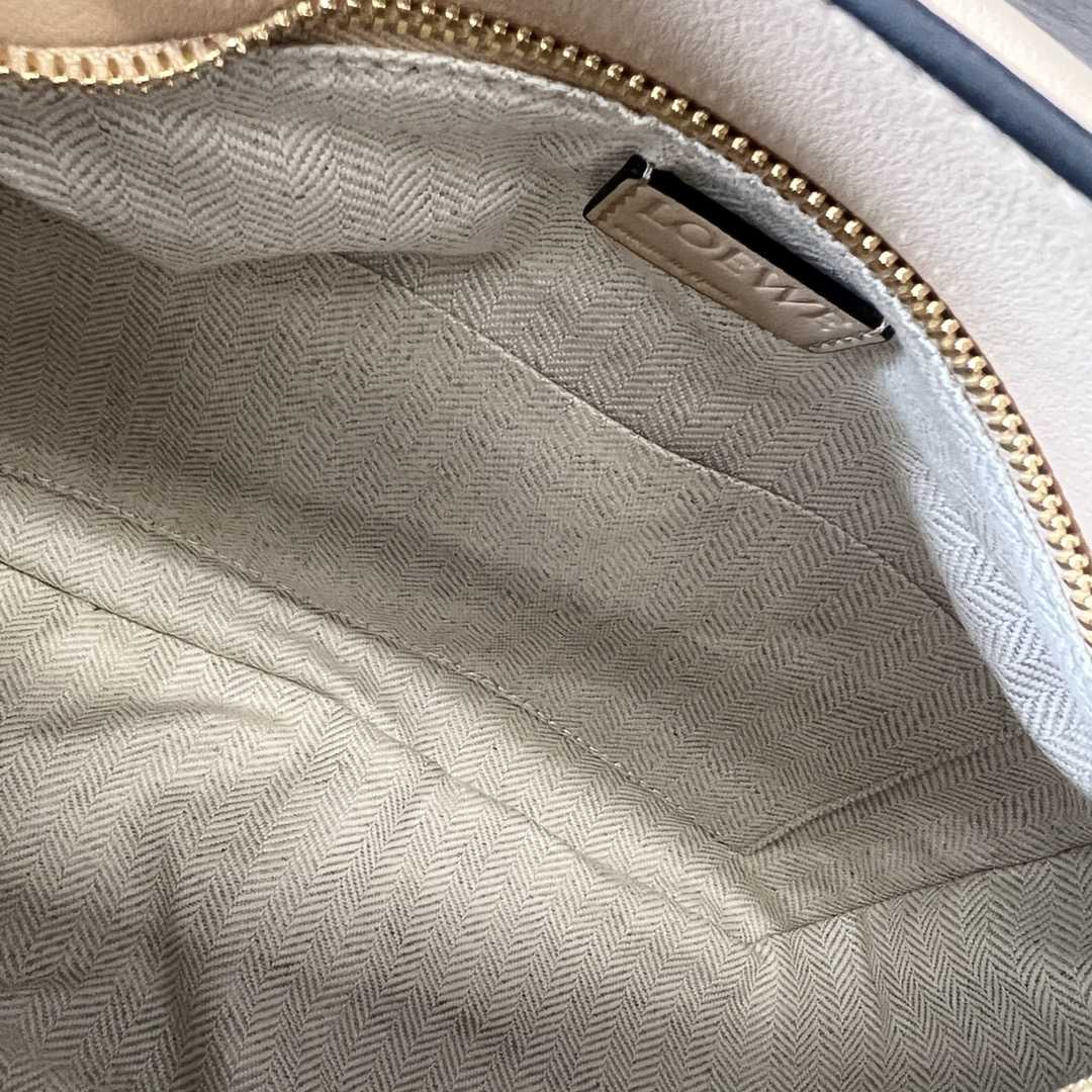 Loewe Small Puzzle Bag In Classic Calfskin - EUR FASHION