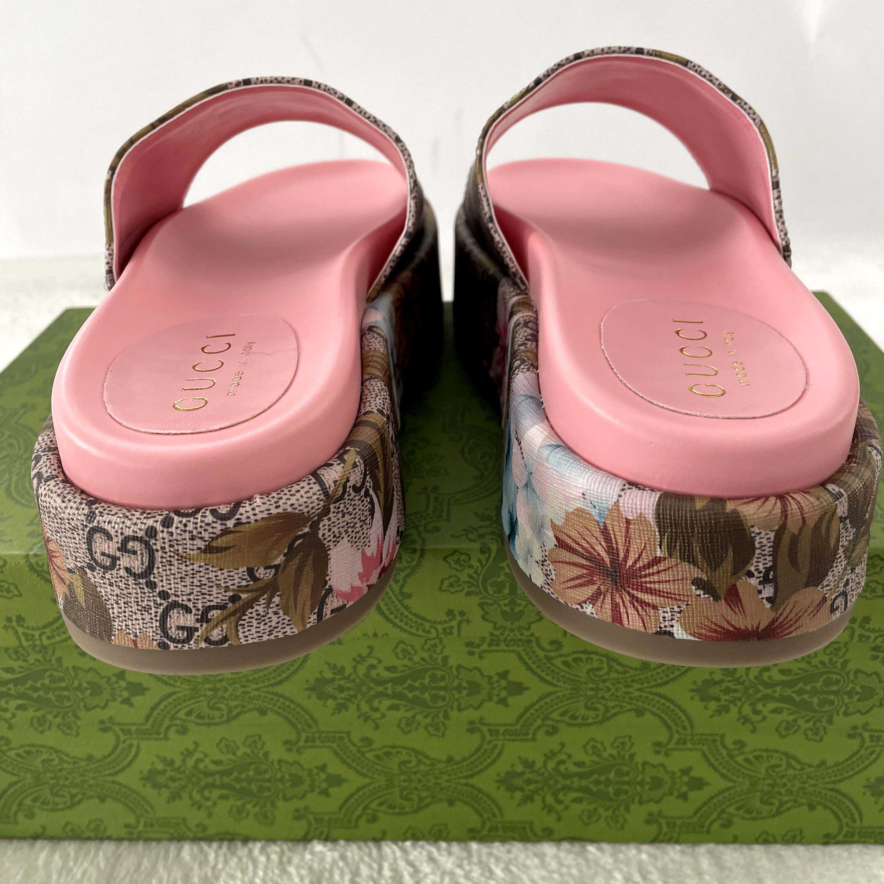 Gucci Women's Flora Sandal - EUR FASHION