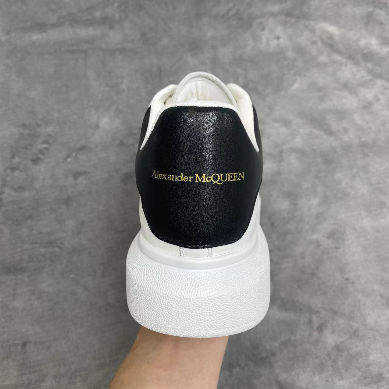 Alexander Mqueen Oversized Sneaker In White - EUR FASHION