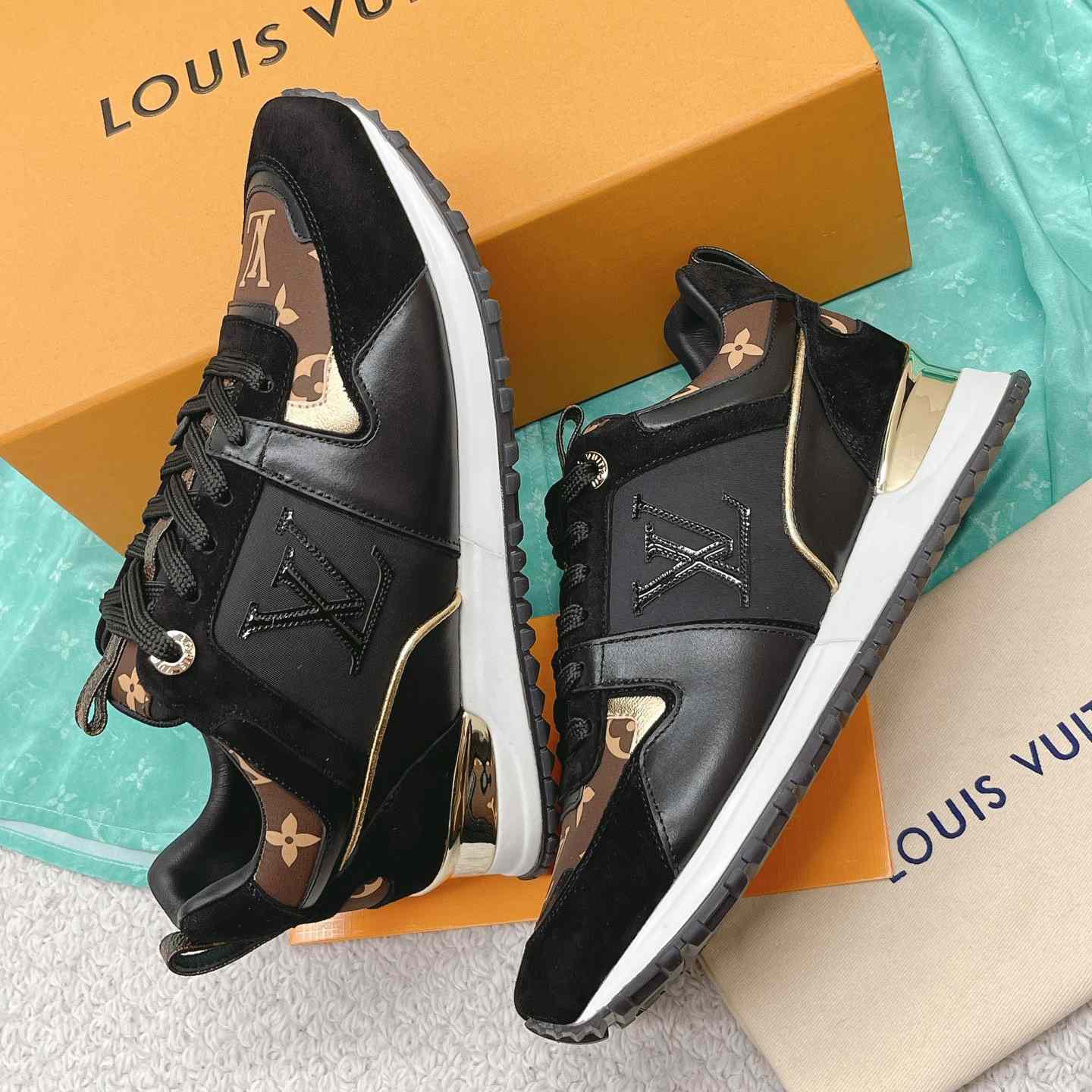 Louis Vuitton Run Away Sneaker      1AAP3D - EUR FASHION