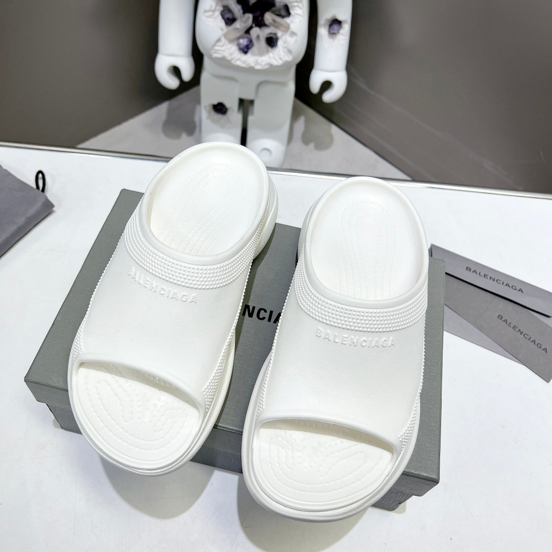 Balenciaga Women's Pool Crocs™ Slide Sandal In White - EUR FASHION