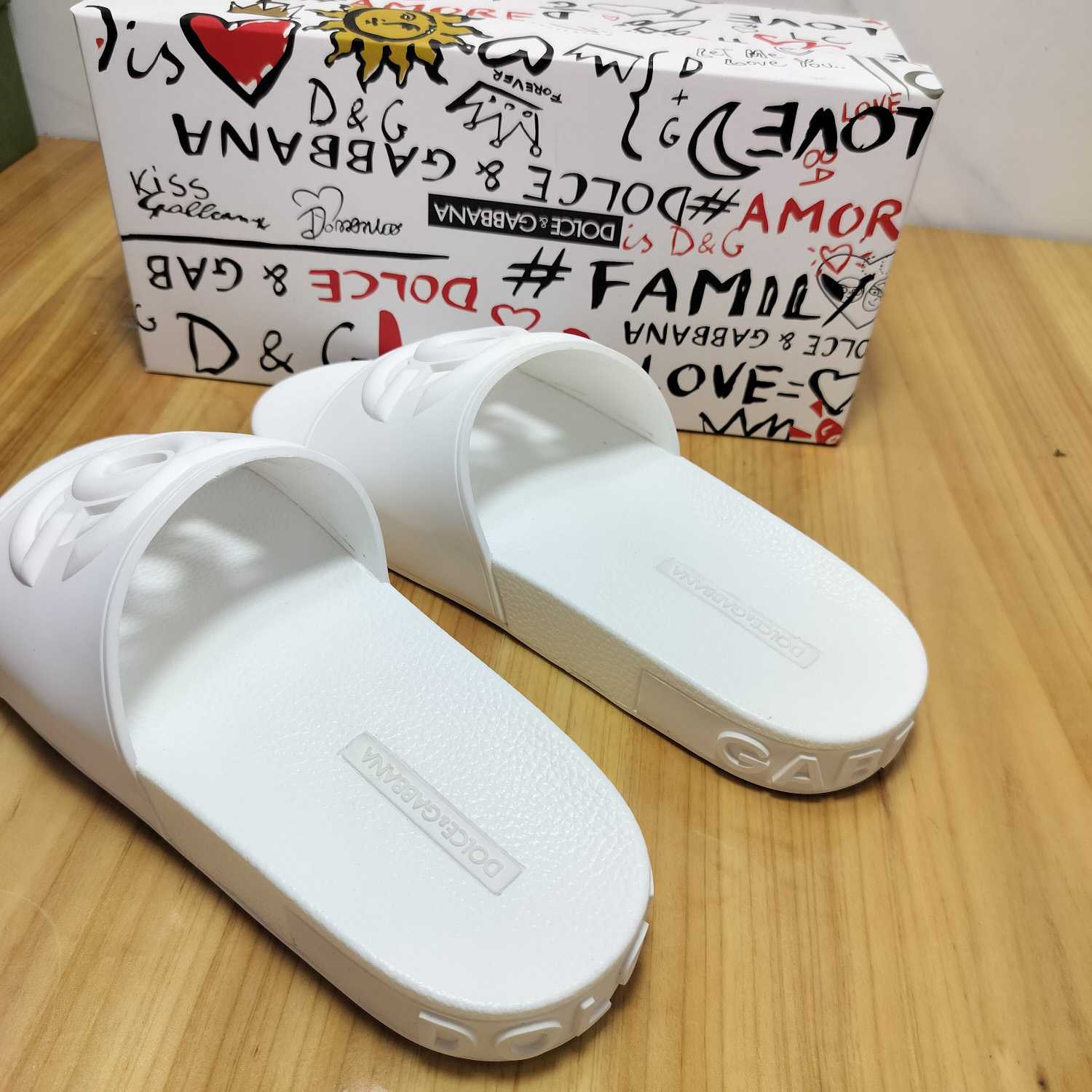 Dolce & Gabbana Rubber Beachwear Slides With DG Millennials Logo - EUR FASHION