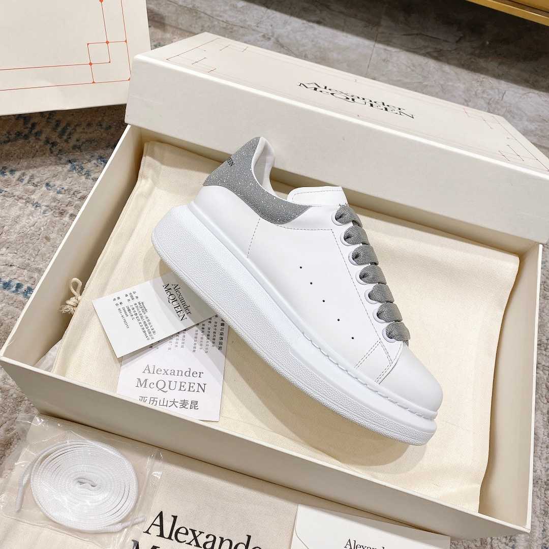 Alexander Mqueen Oversized Sneaker In White - EUR FASHION