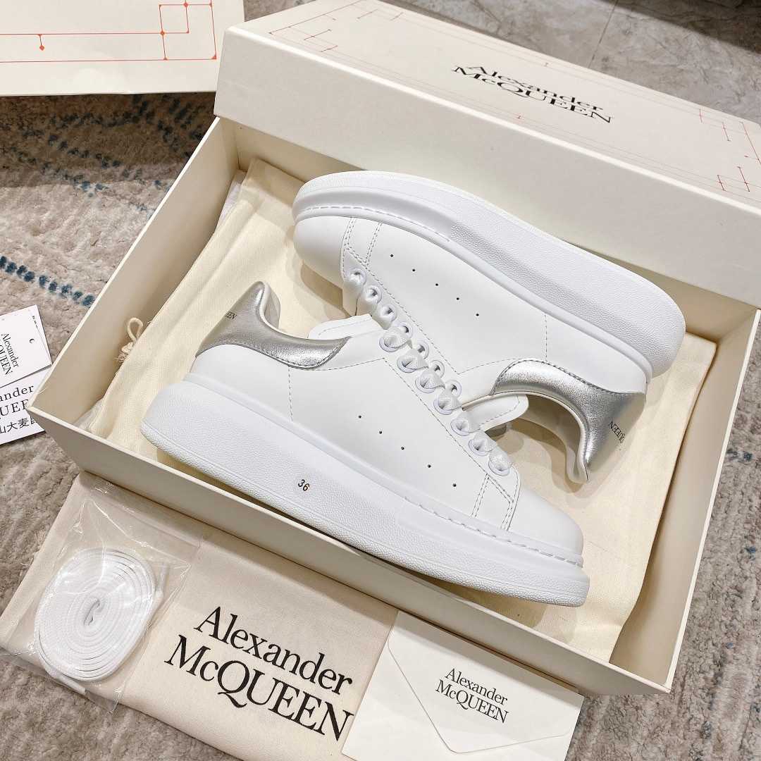 Alexander Mqueen Oversized Sneaker In White - EUR FASHION