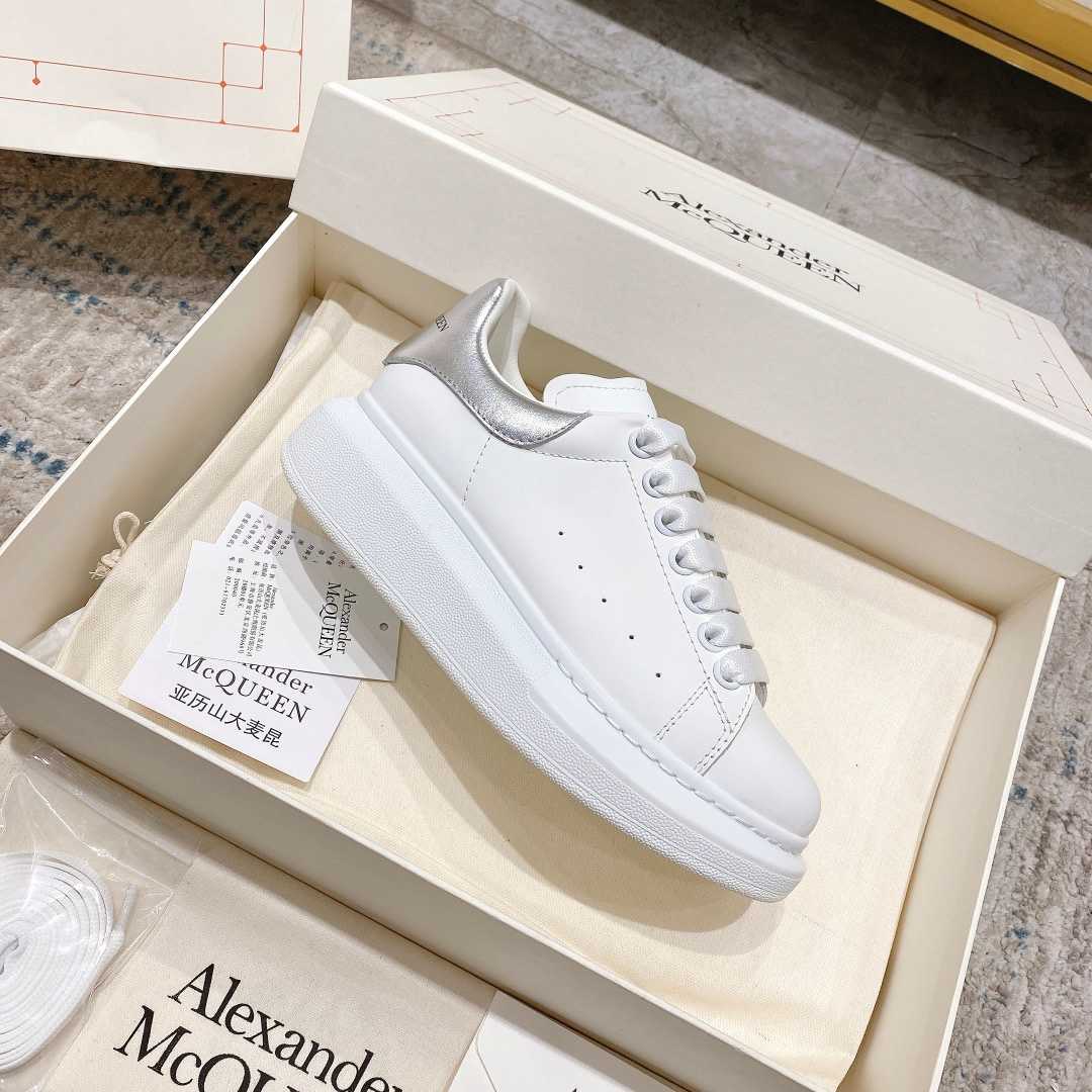 Alexander Mqueen Oversized Sneaker In White - EUR FASHION