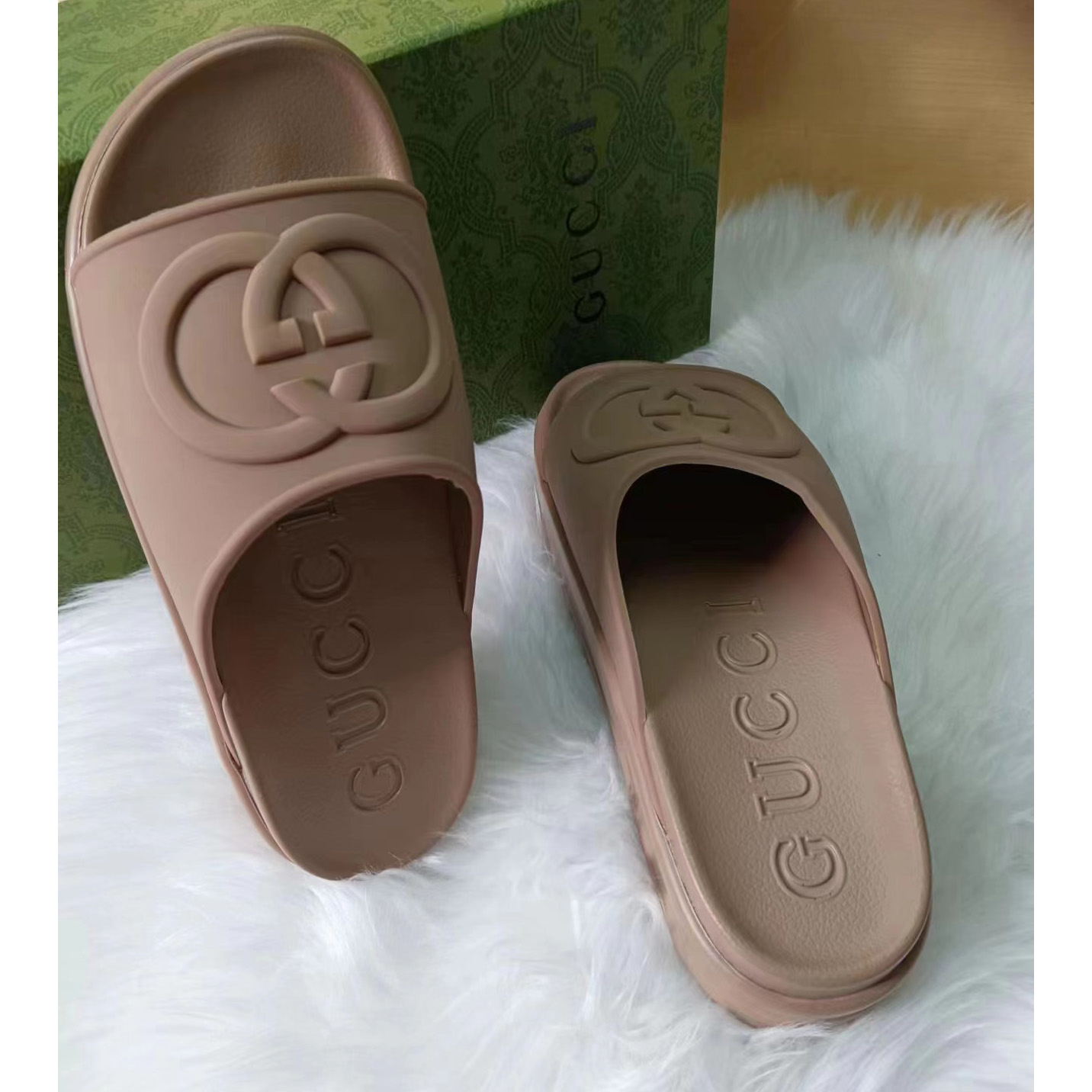 Gucci Interlocking G Slide Sandal  - EUR FASHION