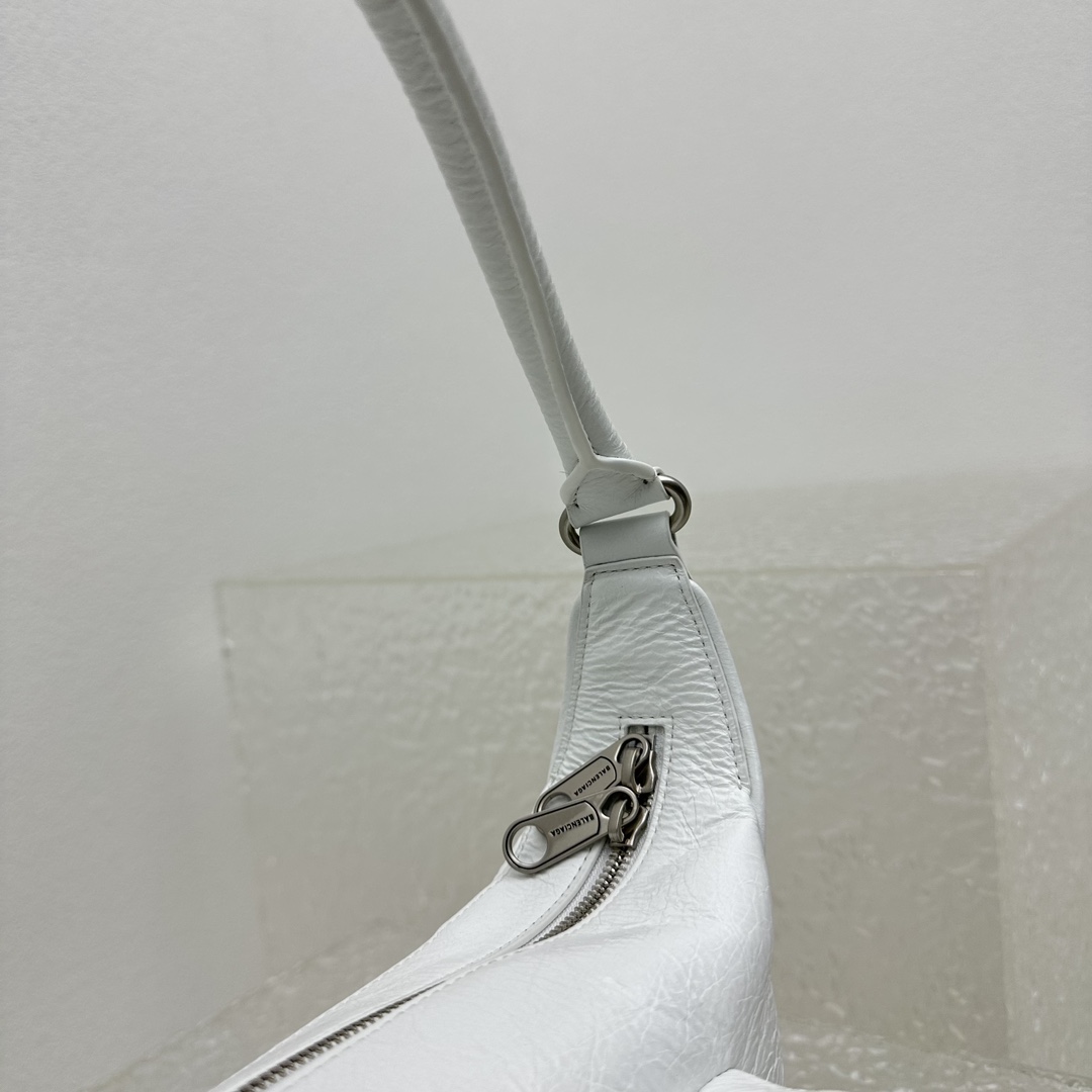 Balenciaga Raver Medium Bag With Handle In White - EUR FASHION