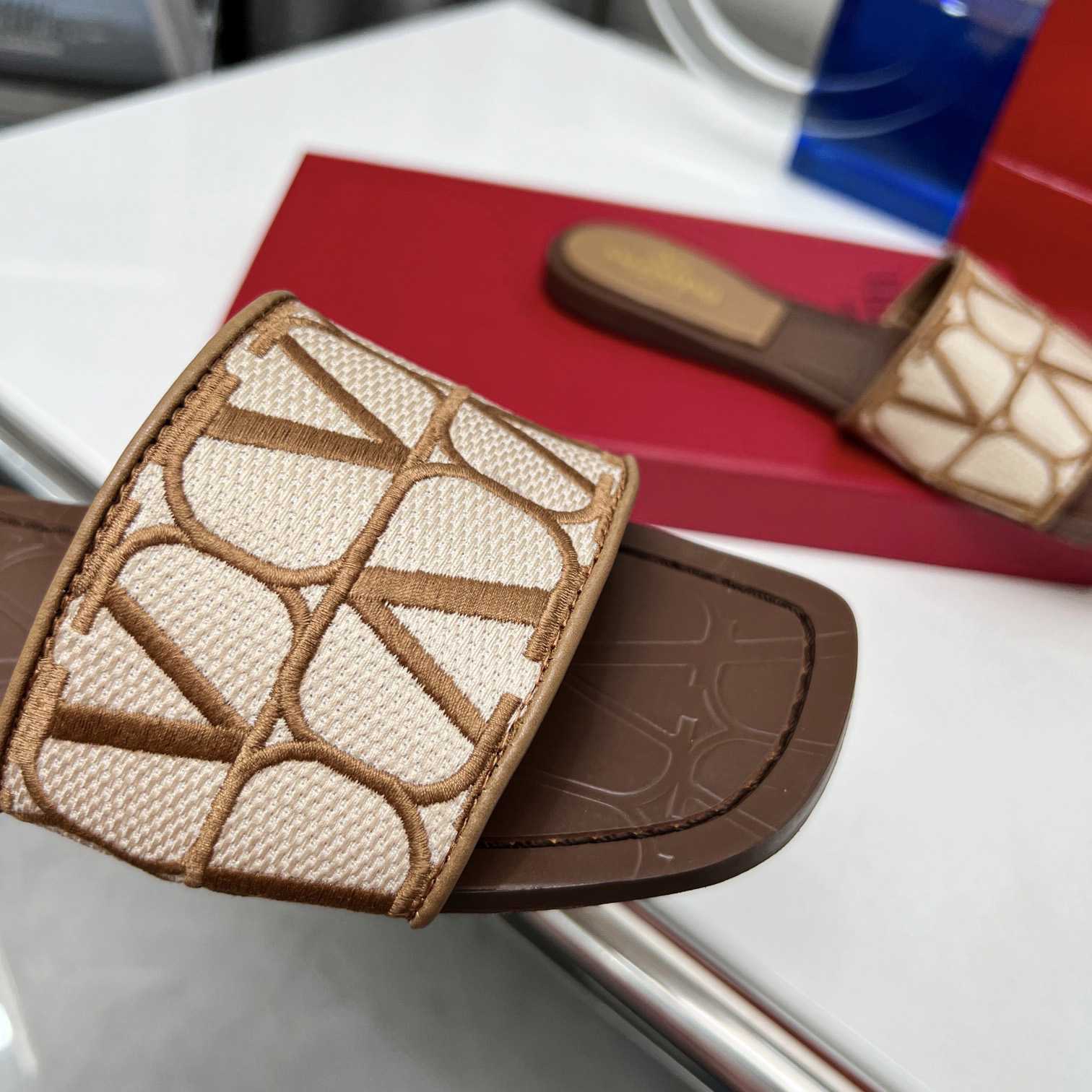 Valenti Toile Iconographe Slide Sandal  - EUR FASHION