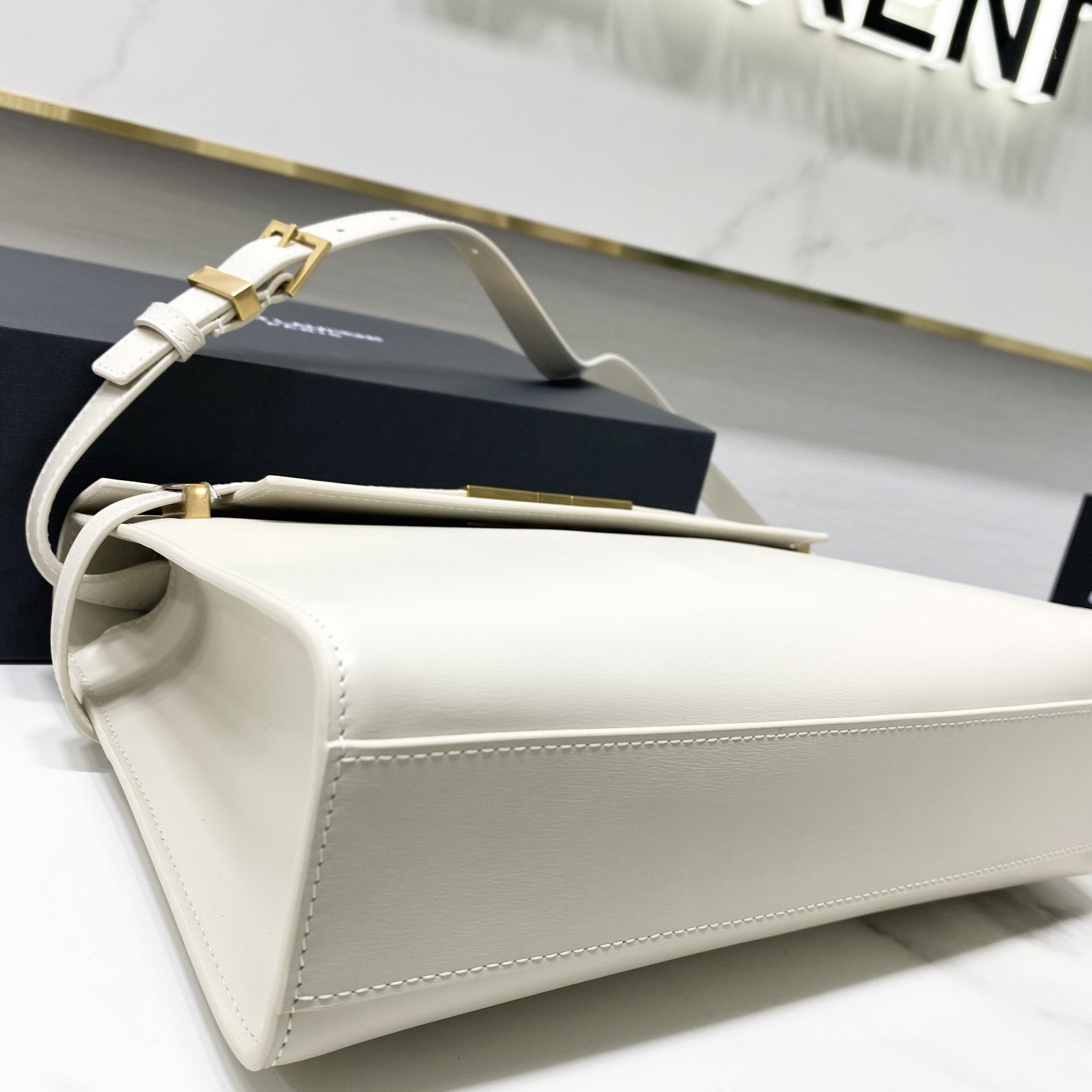 Saint Laurent Manhattan Shoulder Bag In Box Saint Laurent Leather - EUR FASHION