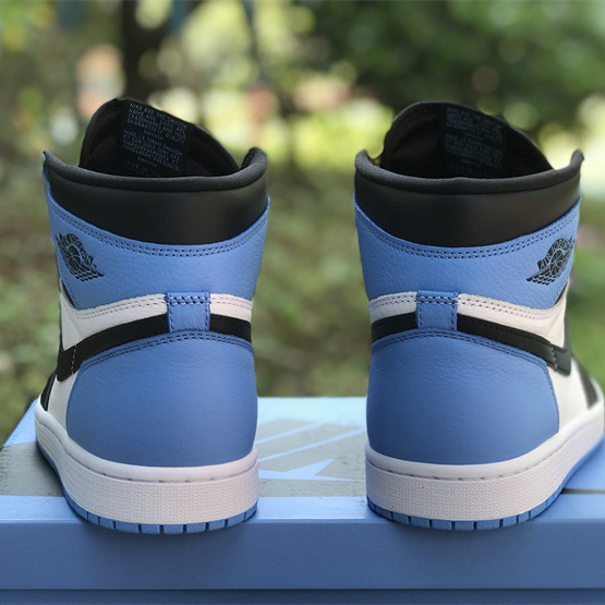  Air Jordan 1 High OG “UNC Toe” Sneaker     DZ5485-400 - EUR FASHION