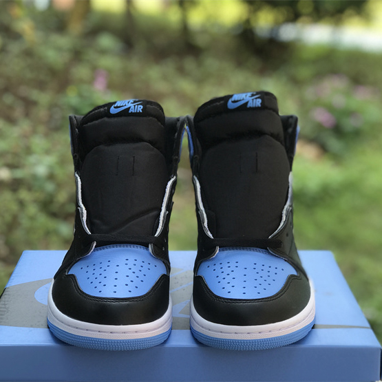  Air Jordan 1 High OG “UNC Toe” Sneaker     DZ5485-400 - EUR FASHION