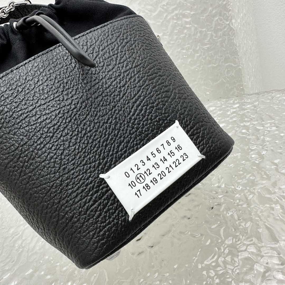 Maison Margiela Women's Bucket Bag(15x23×15cm) - EUR FASHION