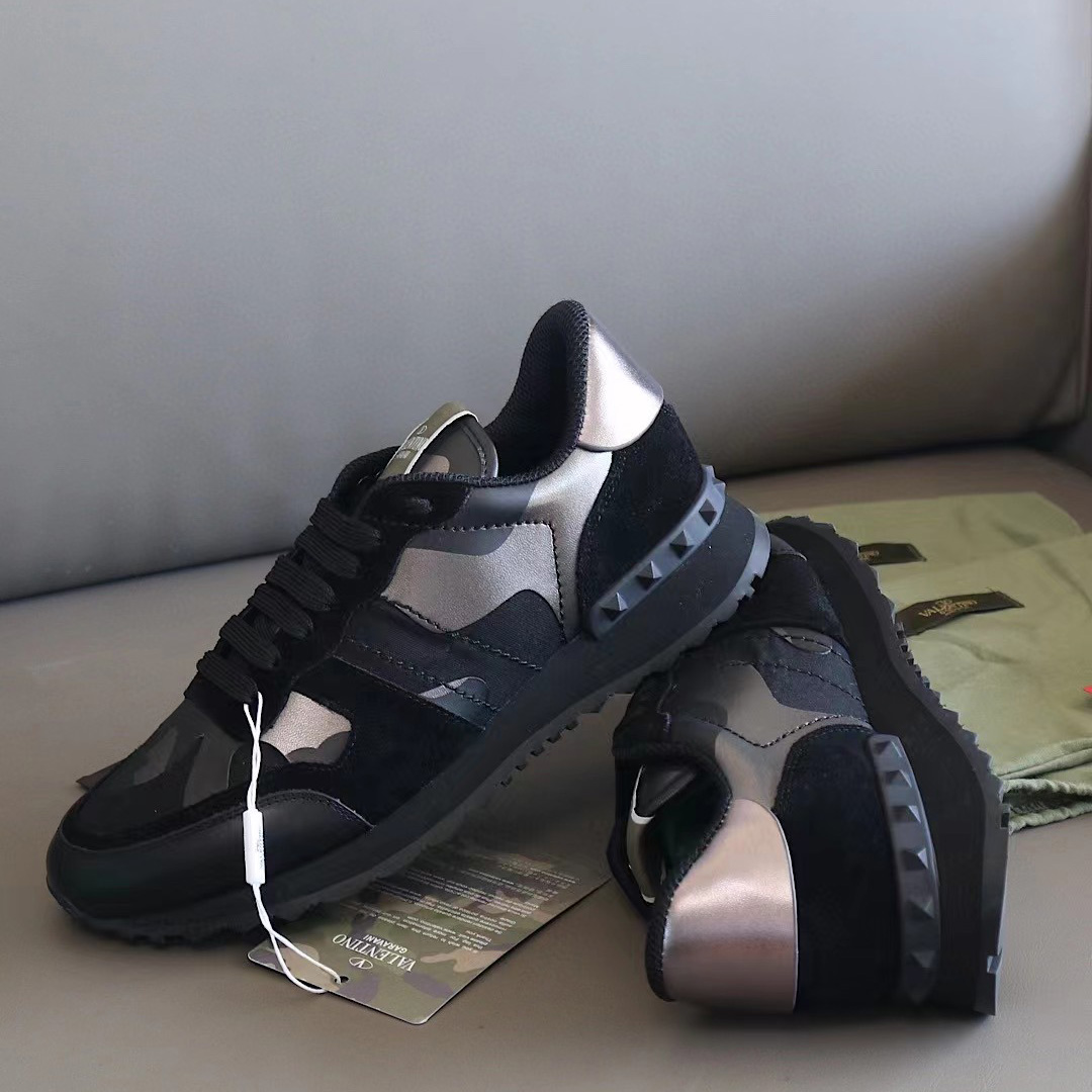 Valenti Garavani Rockrunner Sneakers - EUR FASHION