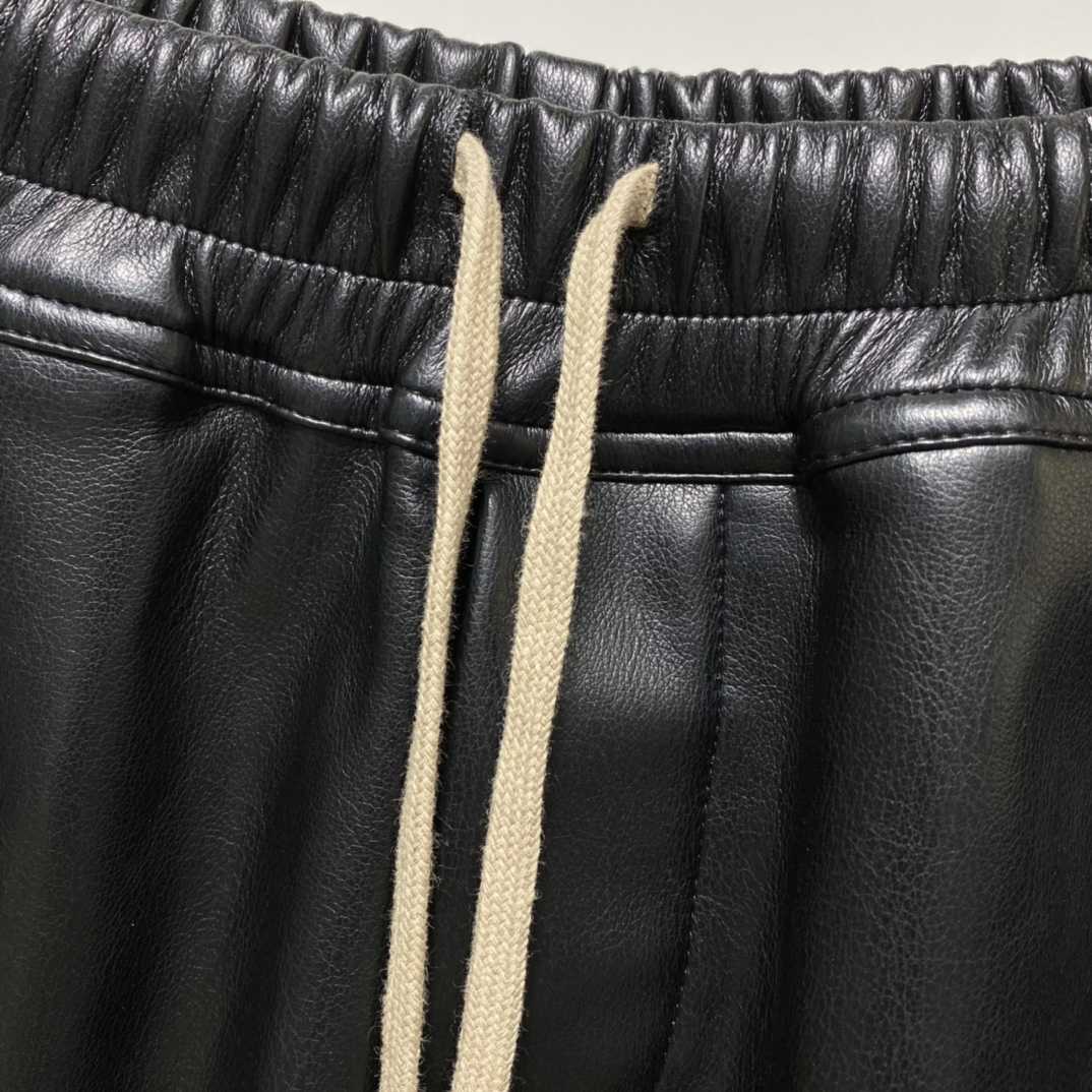 Rick Owens Black Boxer Leather Shorts - EUR FASHION