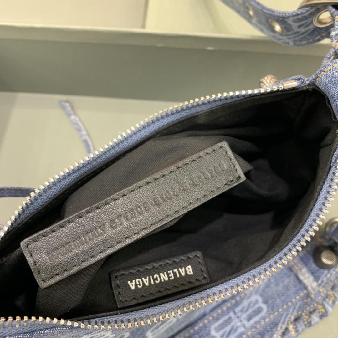 Balenciaga Le Cagole XS Shoulder Bag BB Monogram Bleached Denim In Blue   (26-12-6cm) - EUR FASHION