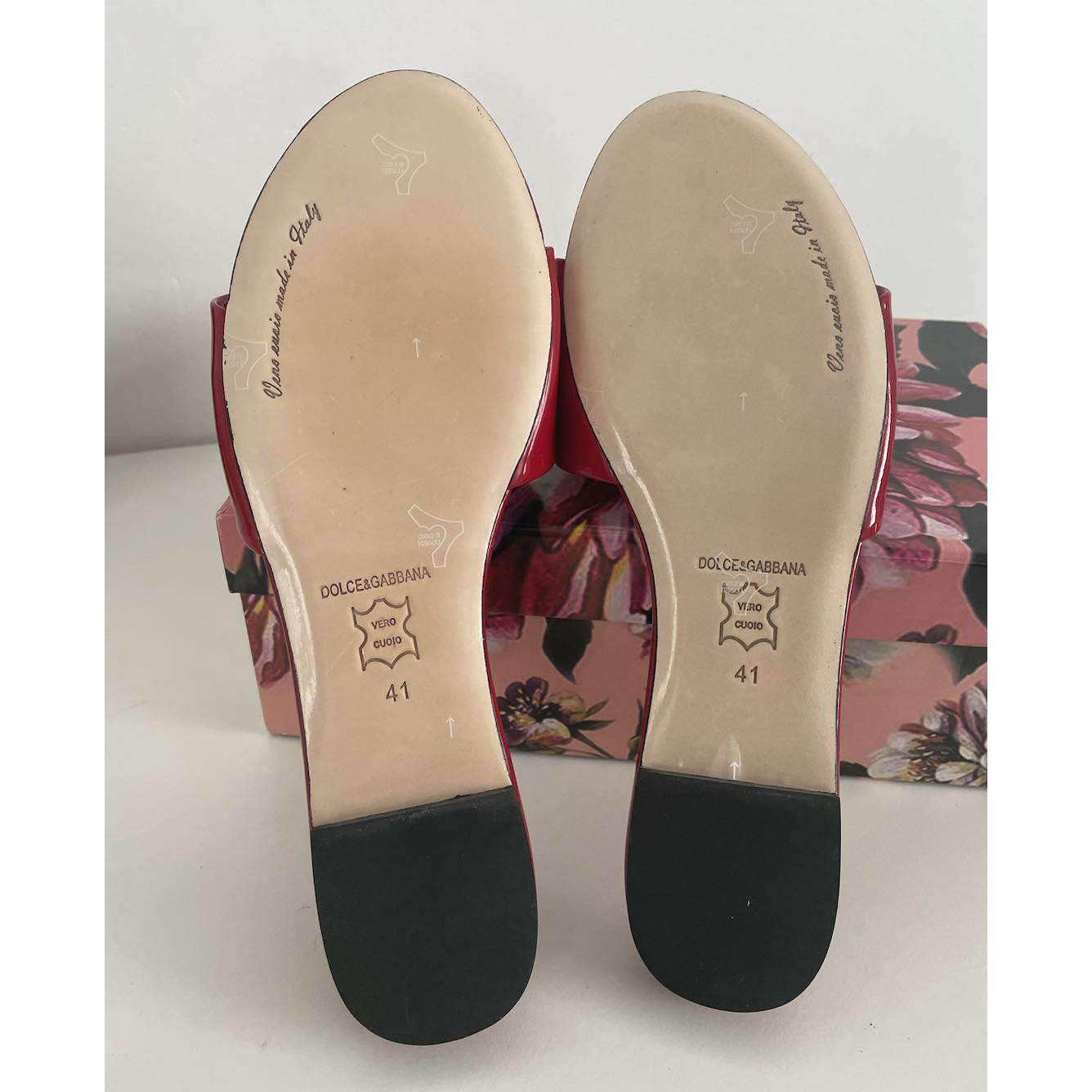 Dolce & Gabbana Polished Calfskin Sliders With DG Logo - EUR FASHION
