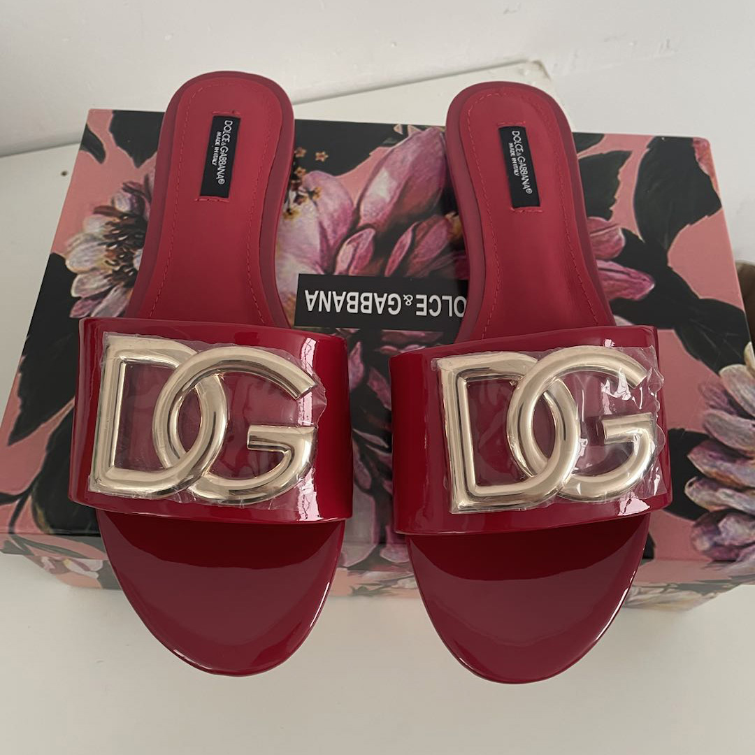 Dolce & Gabbana Polished Calfskin Sliders With DG Logo - EUR FASHION