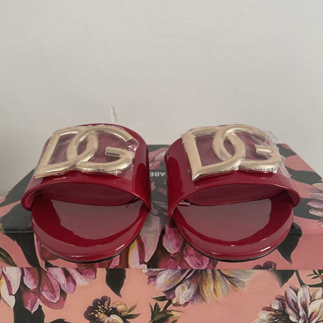 Dolce & Gabbana Polished Calfskin Sliders With DG Logo - EUR FASHION