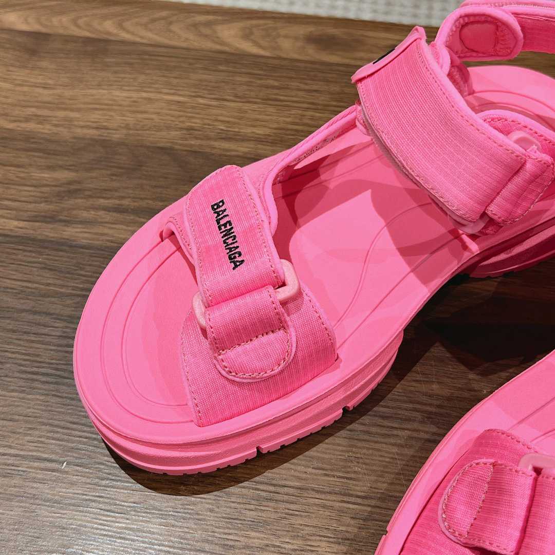 Balenciaga Women's Tourist Sandal In Pink - EUR FASHION