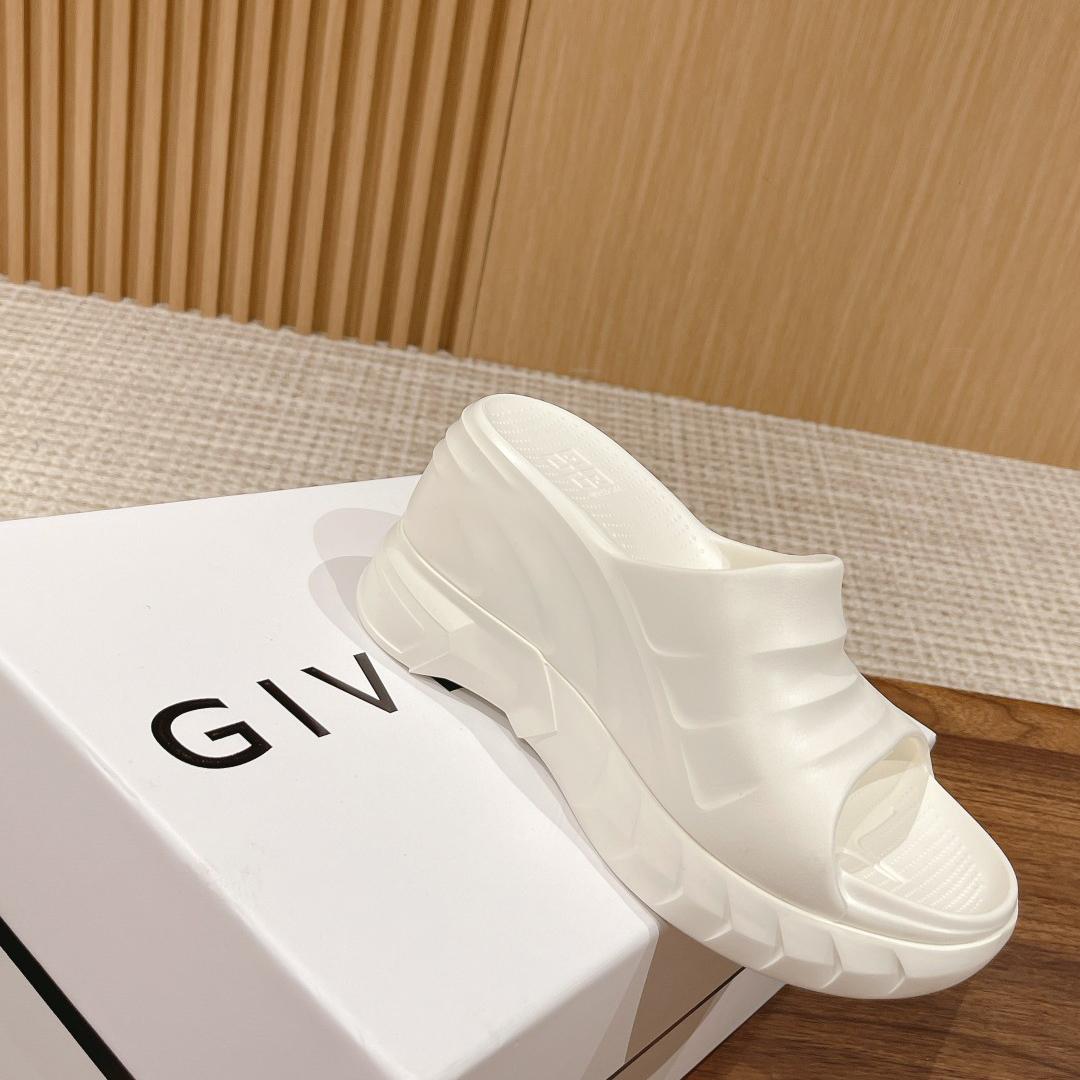 Givenchy Marshmallow Wedge sandals In Rubber - EUR FASHION