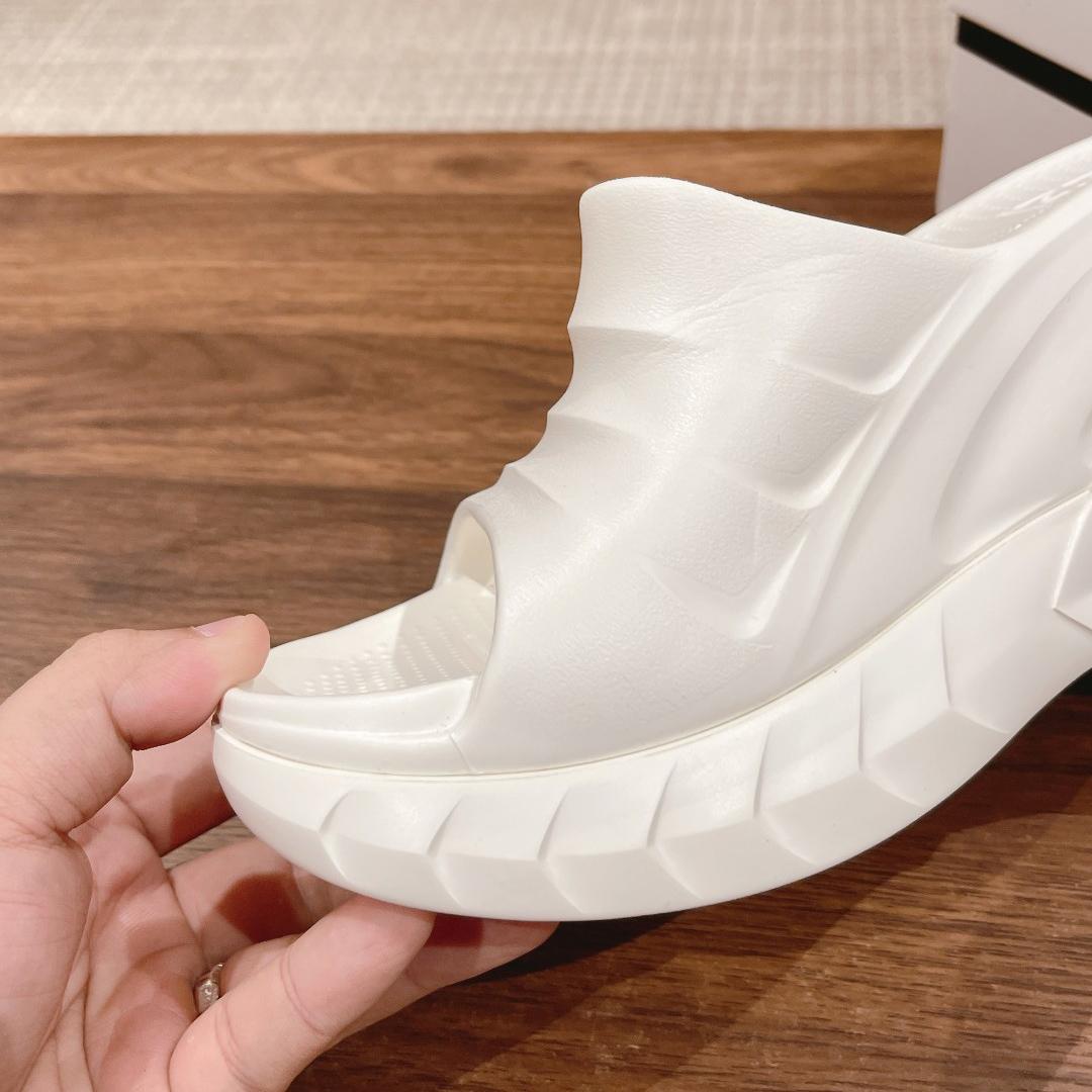 Givenchy Marshmallow Wedge sandals In Rubber - EUR FASHION