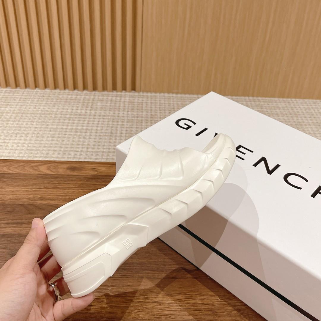 Givenchy Marshmallow Wedge sandals In Rubber - EUR FASHION