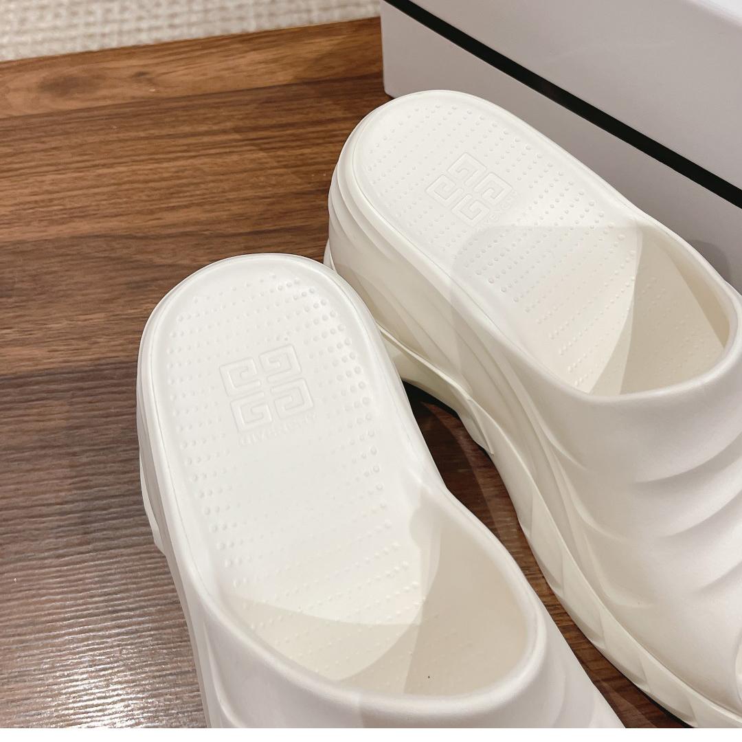 Givenchy Marshmallow Wedge sandals In Rubber - EUR FASHION