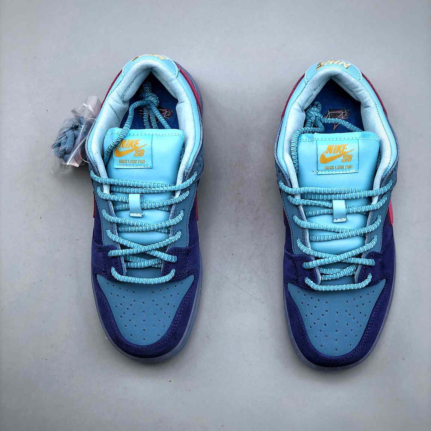 Run The Jewels x Nike SB Dunk Low Sneakers       DO9404-400 - EUR FASHION