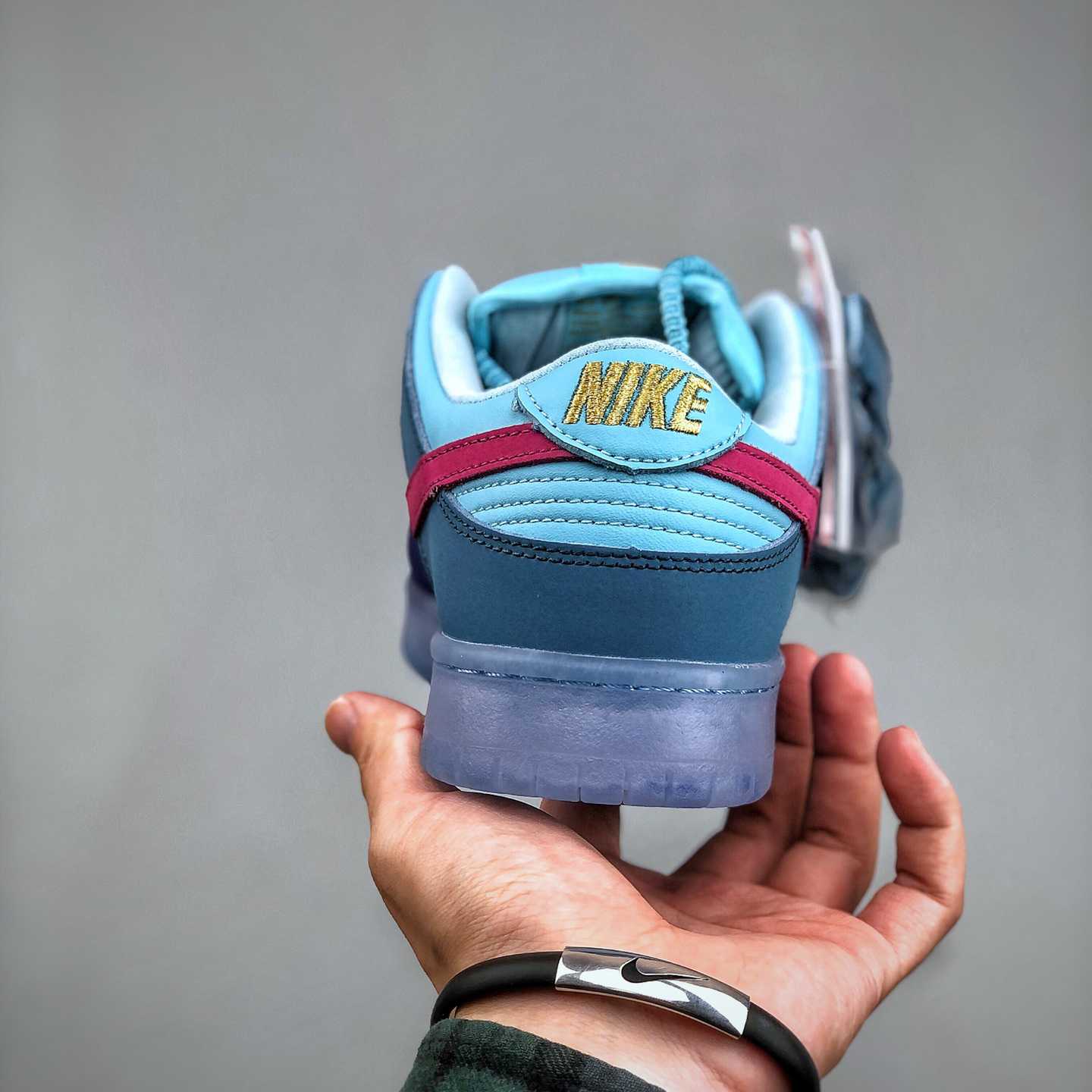 Run The Jewels x Nike SB Dunk Low Sneakers       DO9404-400 - EUR FASHION