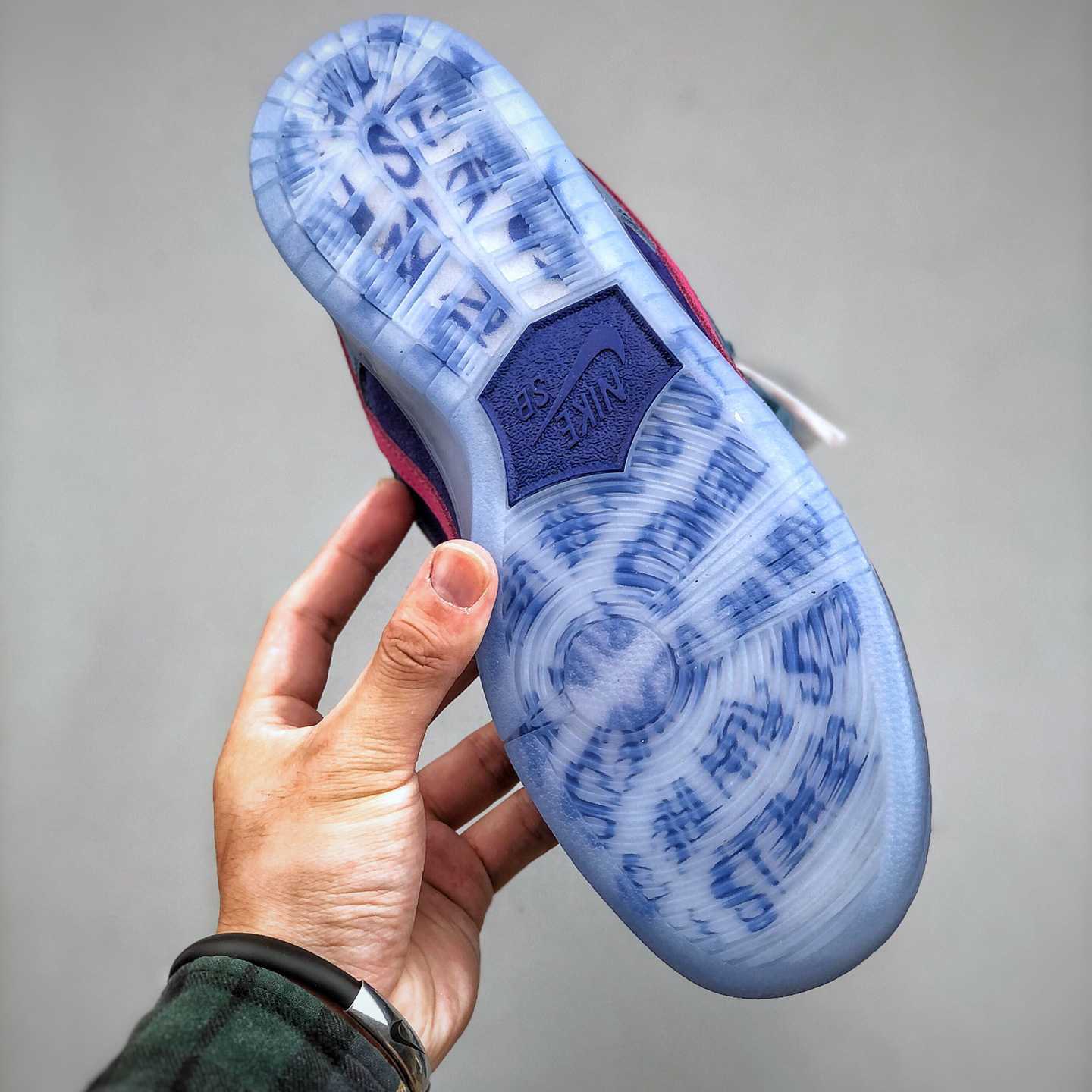 Run The Jewels x Nike SB Dunk Low Sneakers       DO9404-400 - EUR FASHION