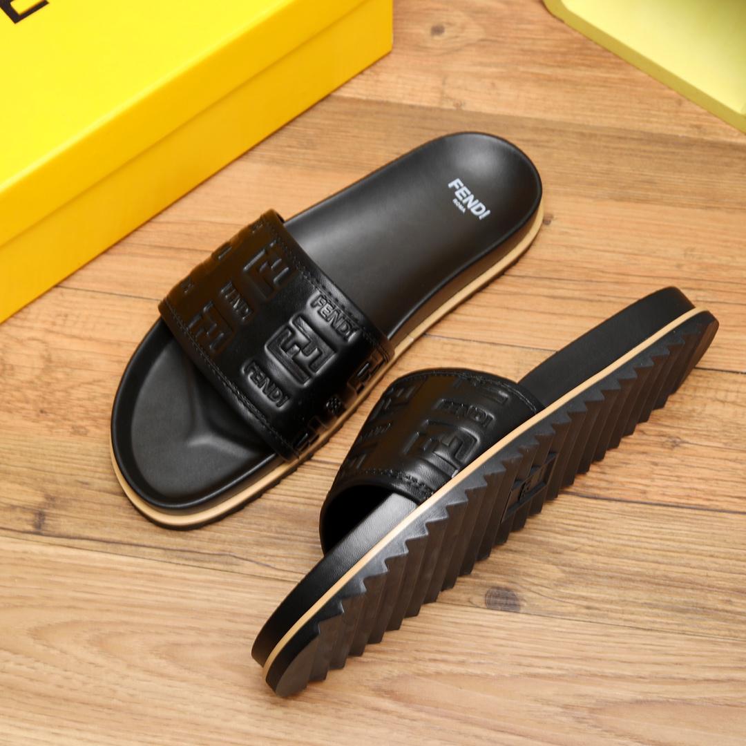 Fendi Black Slides - EUR FASHION