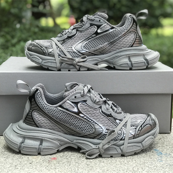 Balenciaga 3XL Worn-Out In Dark Grey - EUR FASHION