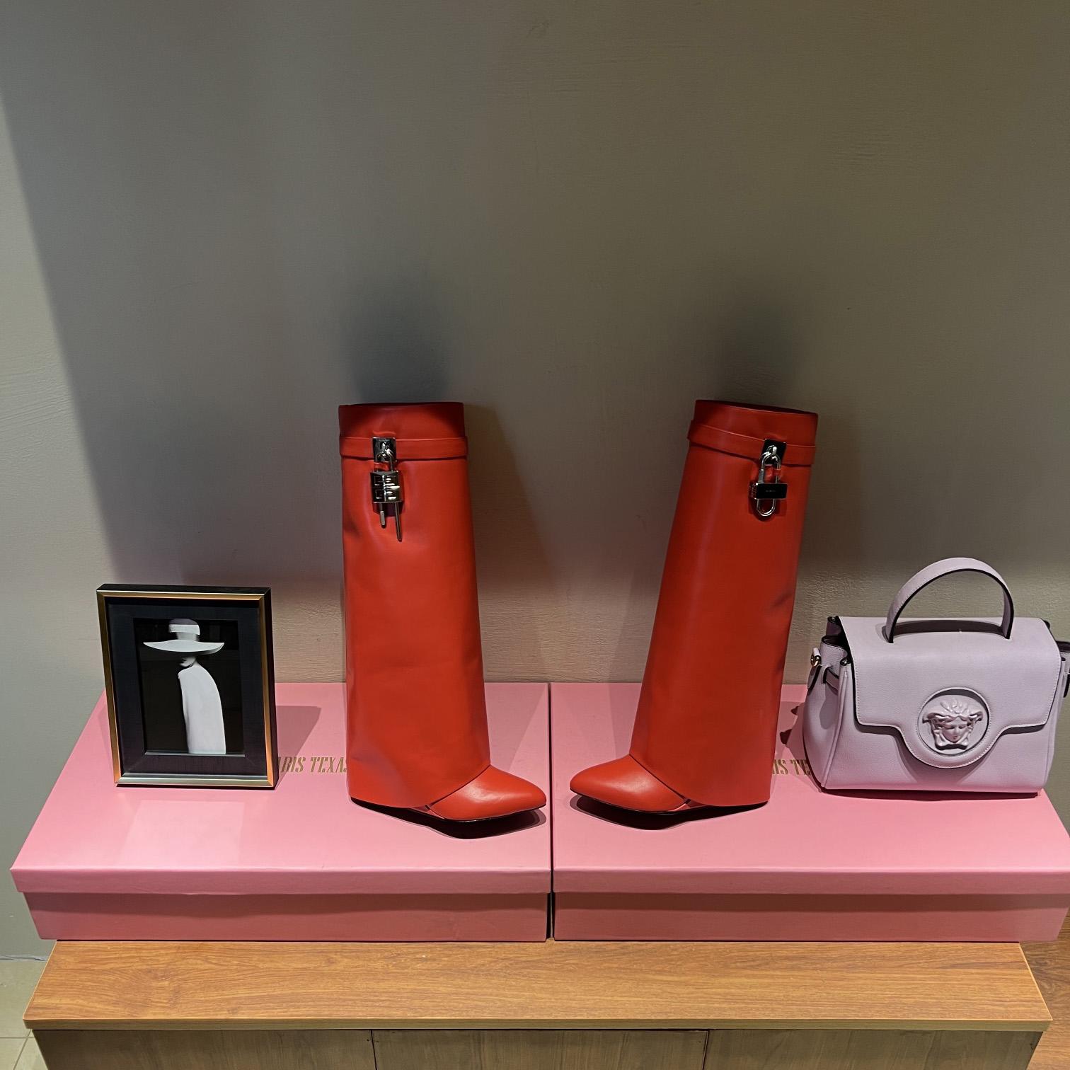Givenchy Shark Lock Ankle Boots In Leather - EUR FASHION